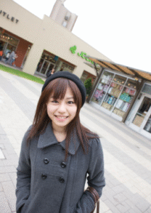 瑠川莉娜