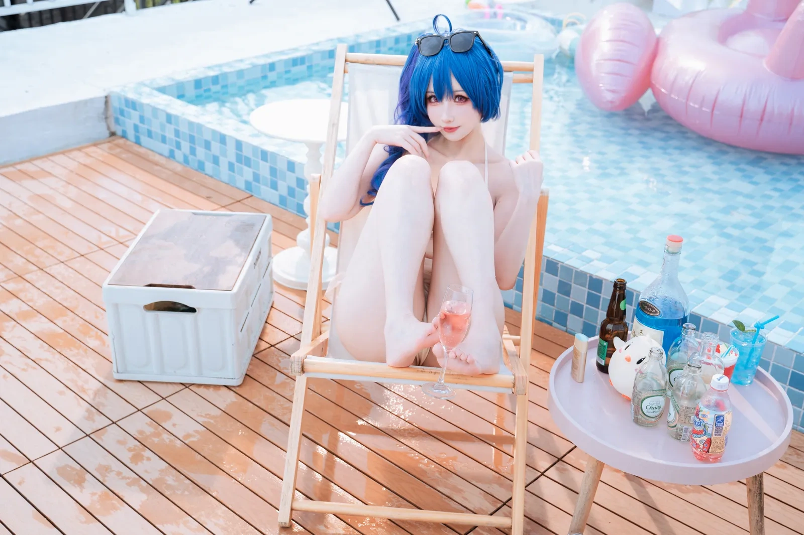 rioko凉凉子 – 圣路易斯 香槟色比基尼 Cosplay-第1张
