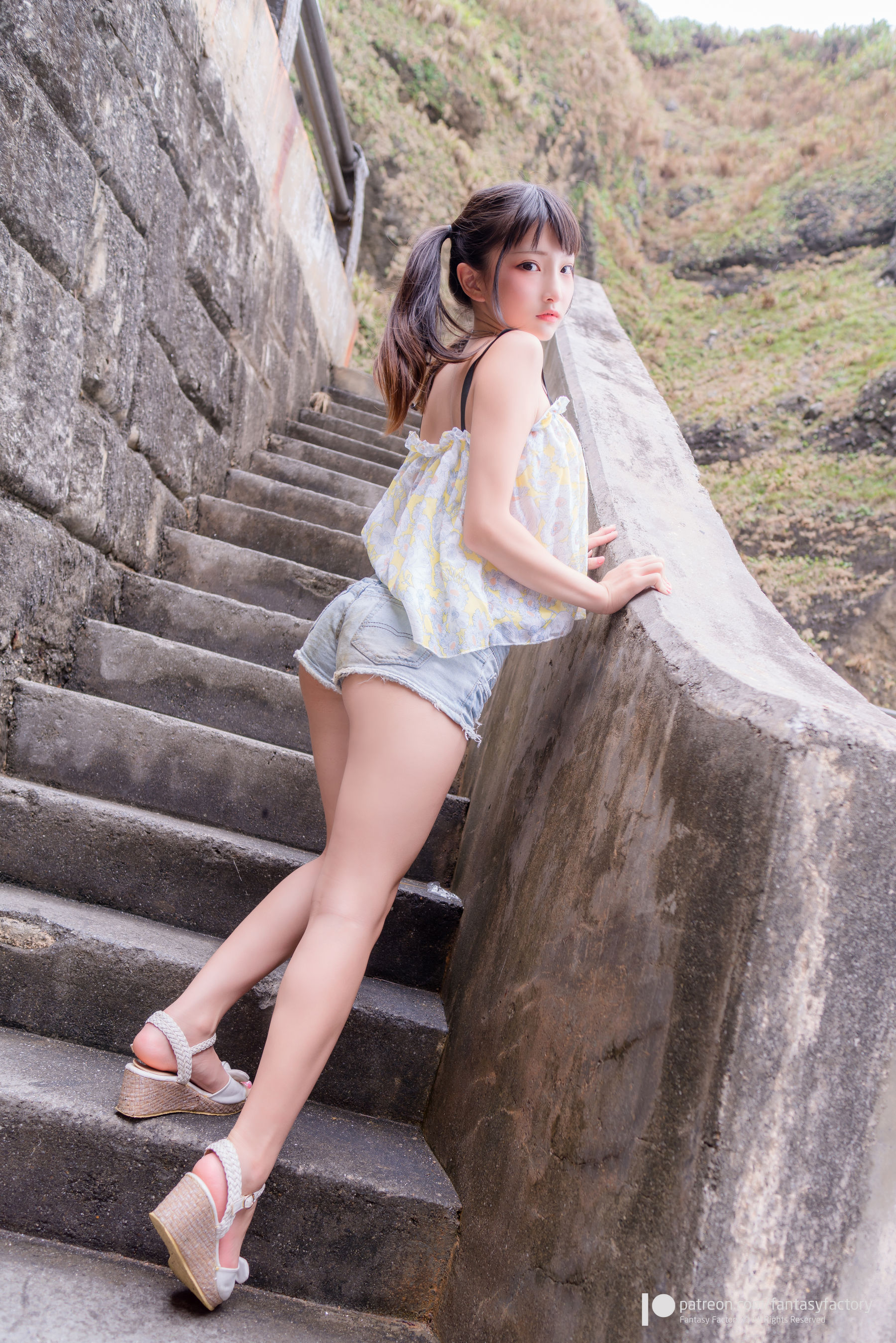 [Cosplay写真] 小丁 《Fantasy Factory》 – 2019.10 小可爱 兔耳 魔女 Cosplay-第2张