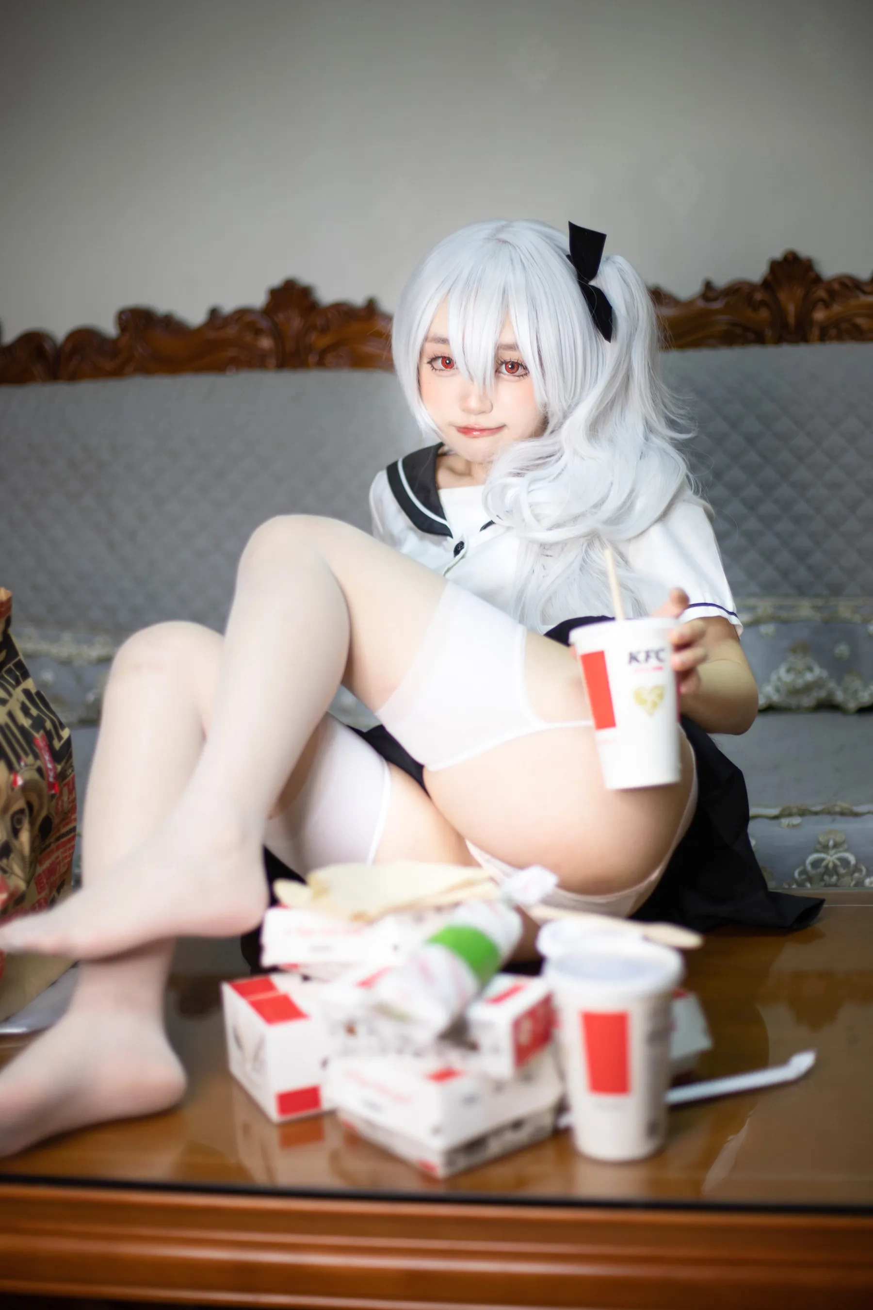 神沢永莉 – 疯狂星期四 Cosplay-第1张