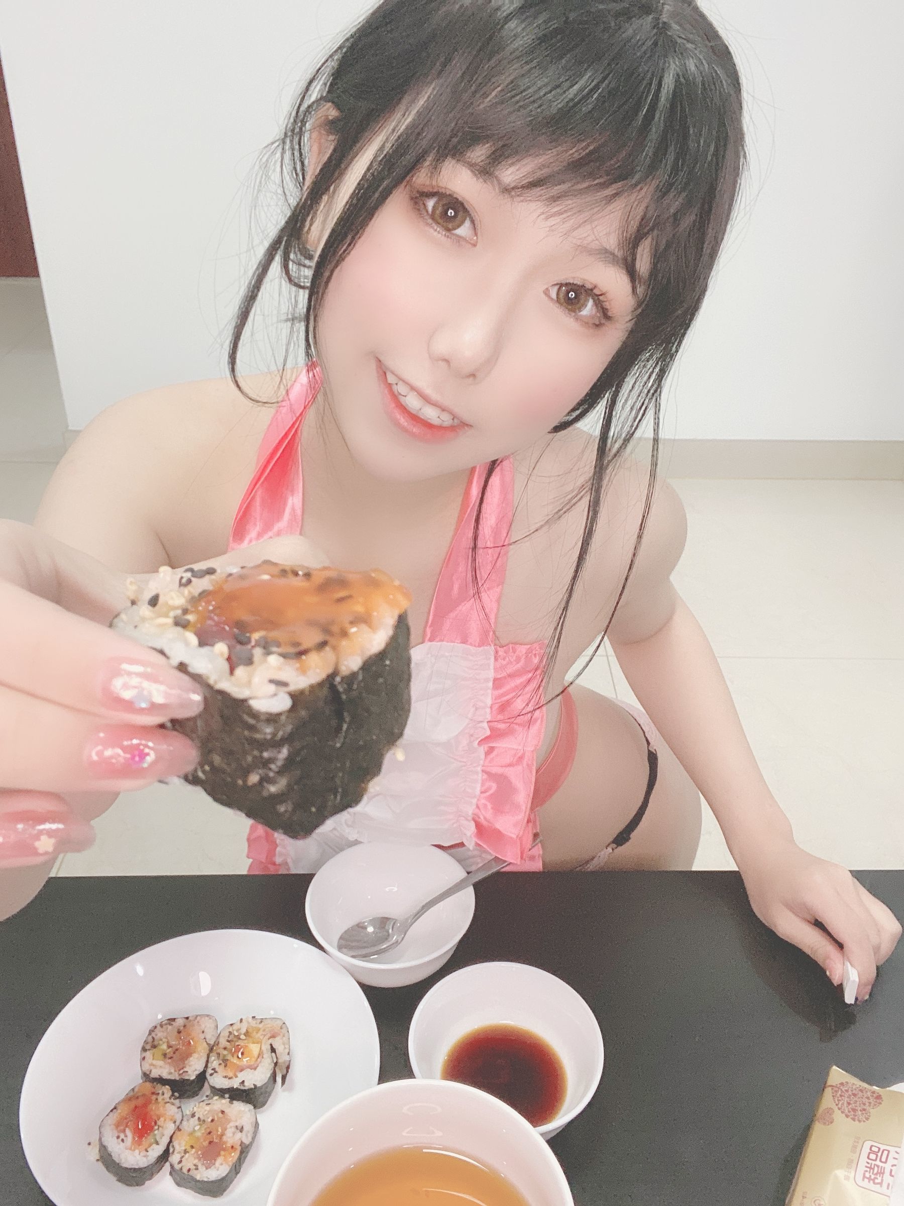 芋圆侑子SJ 人妻围裙 Cosplay-第1张