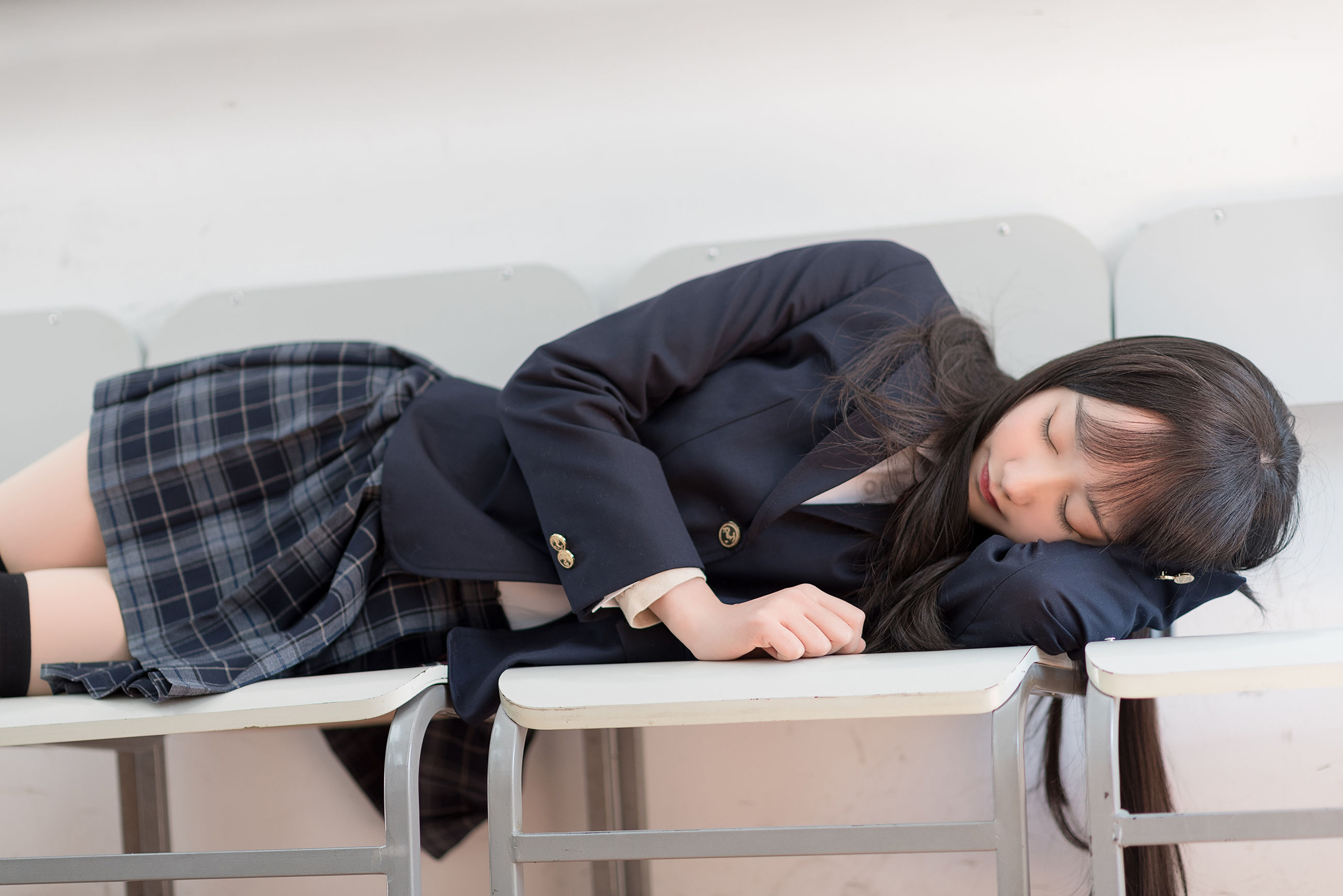 [萝莉COS] 木绵绵OwO – 西式JK Cosplay-第4张