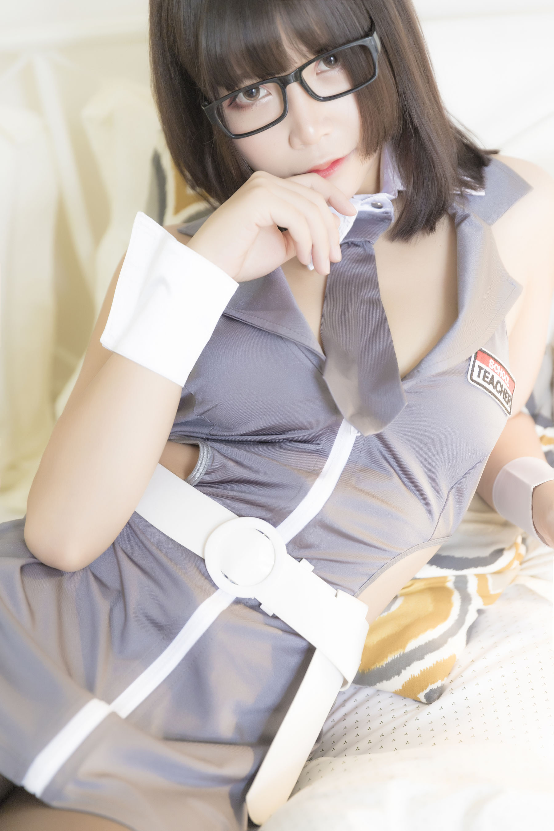 二次元妹子抱走莫子aa 黑丝制服 Cosplay-第3张