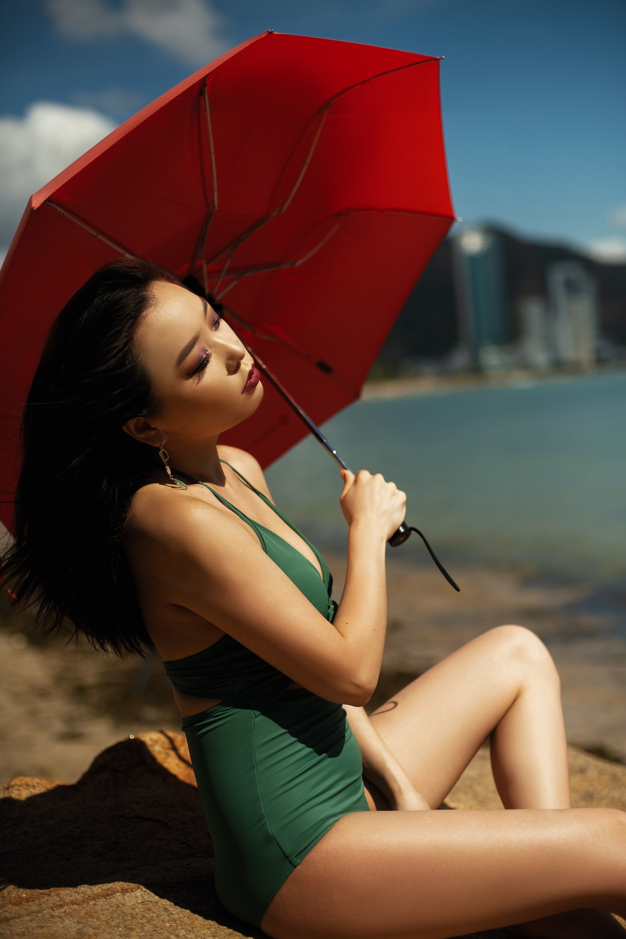 穿着泳装的美女  第3张-《94零社区》