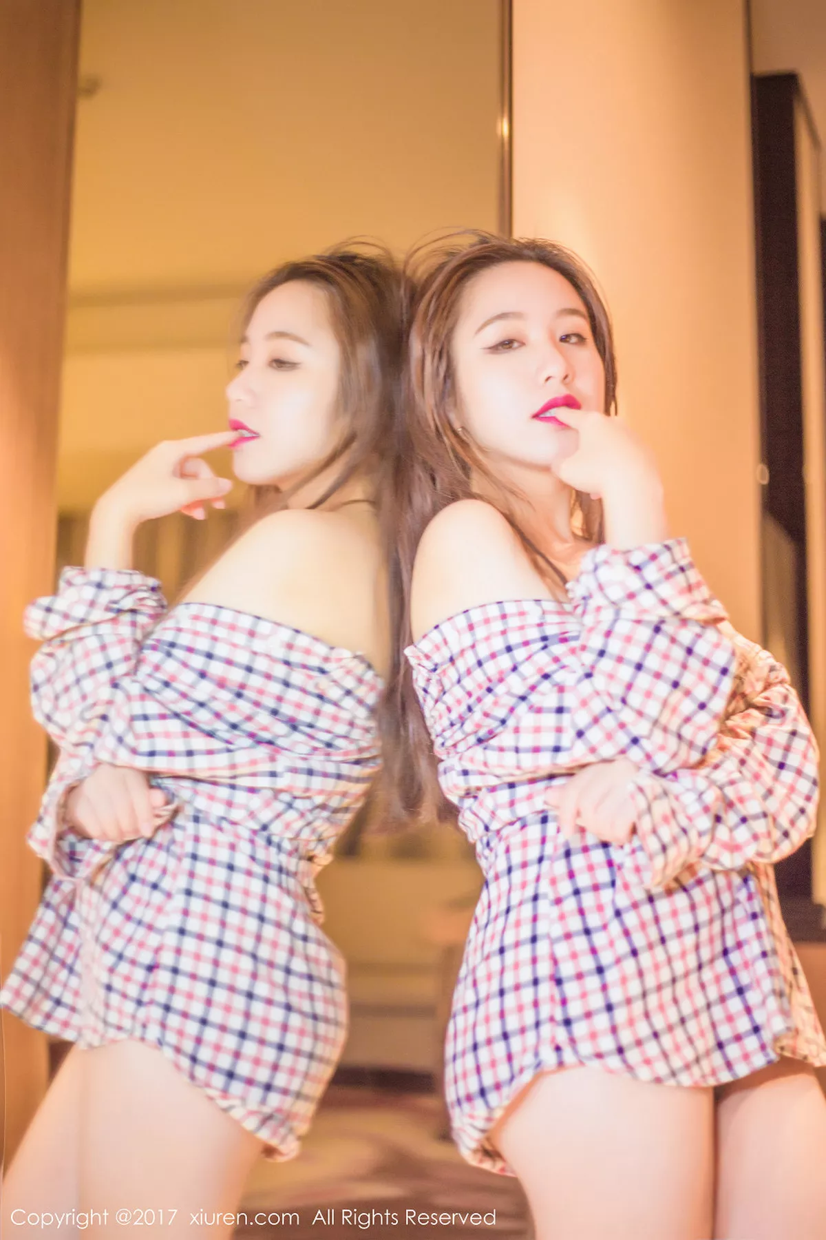 [XiuRen秀人网]第823期吃白菜的vi菜菜写真  第4张-《94零社区》