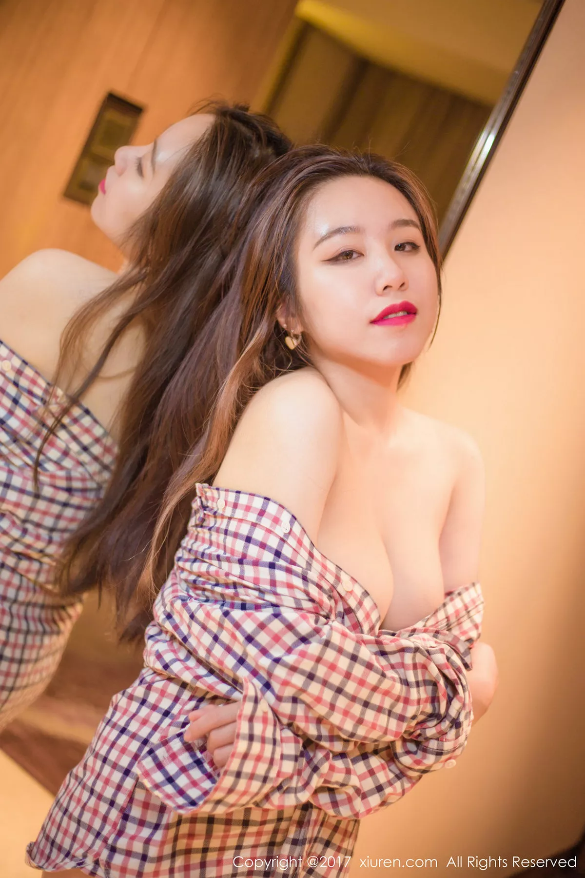 [XiuRen秀人网]第823期吃白菜的vi菜菜写真  第5张-《94零社区》