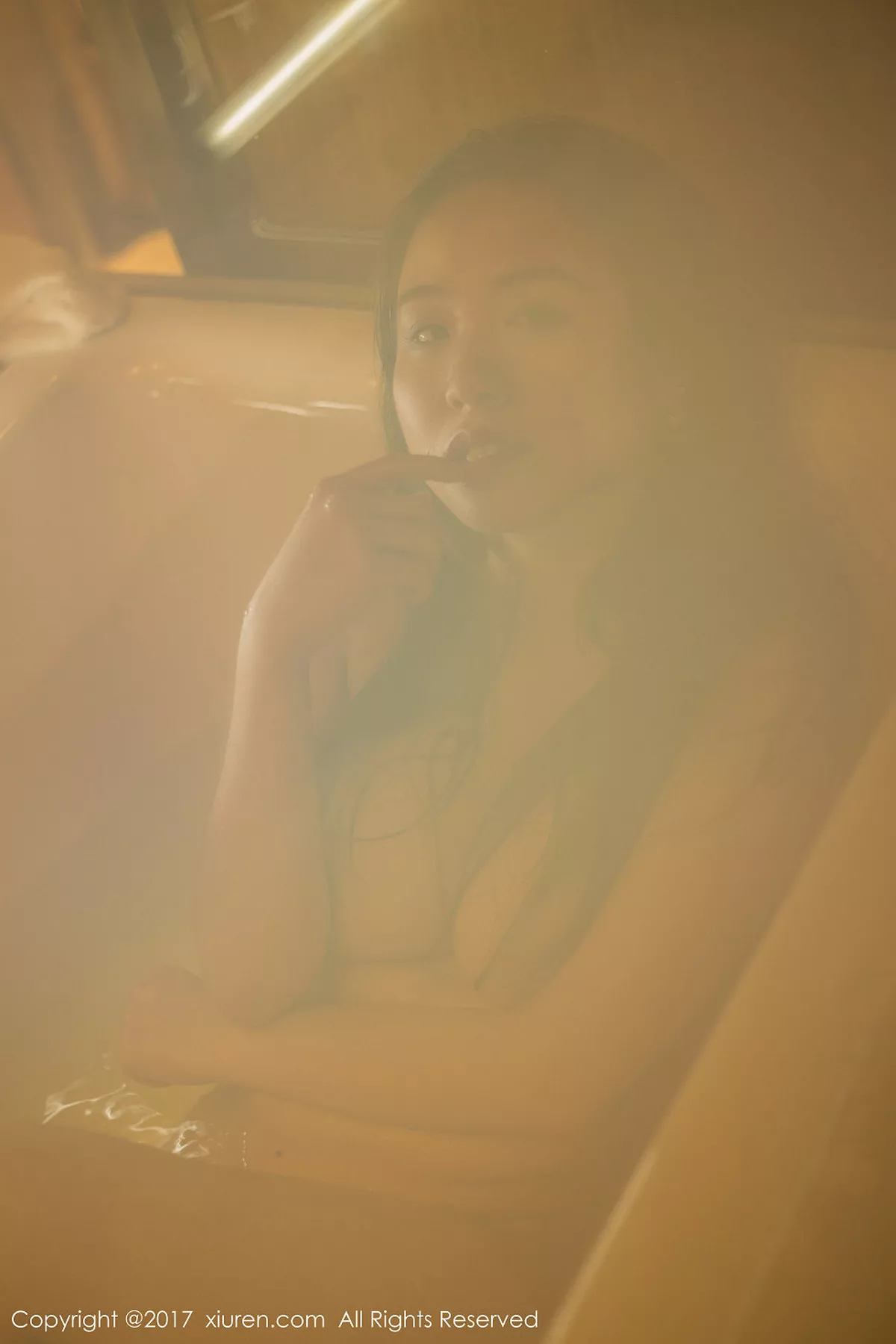 [XiuRen秀人网]第823期吃白菜的vi菜菜写真  第28张-《94零社区》