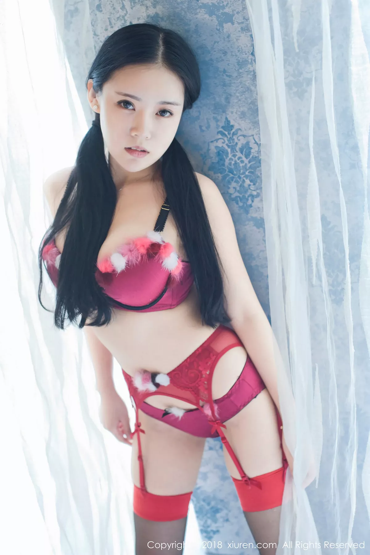 [XiuRen秀人网]第932期红气球写真  第2张-《94零社区》