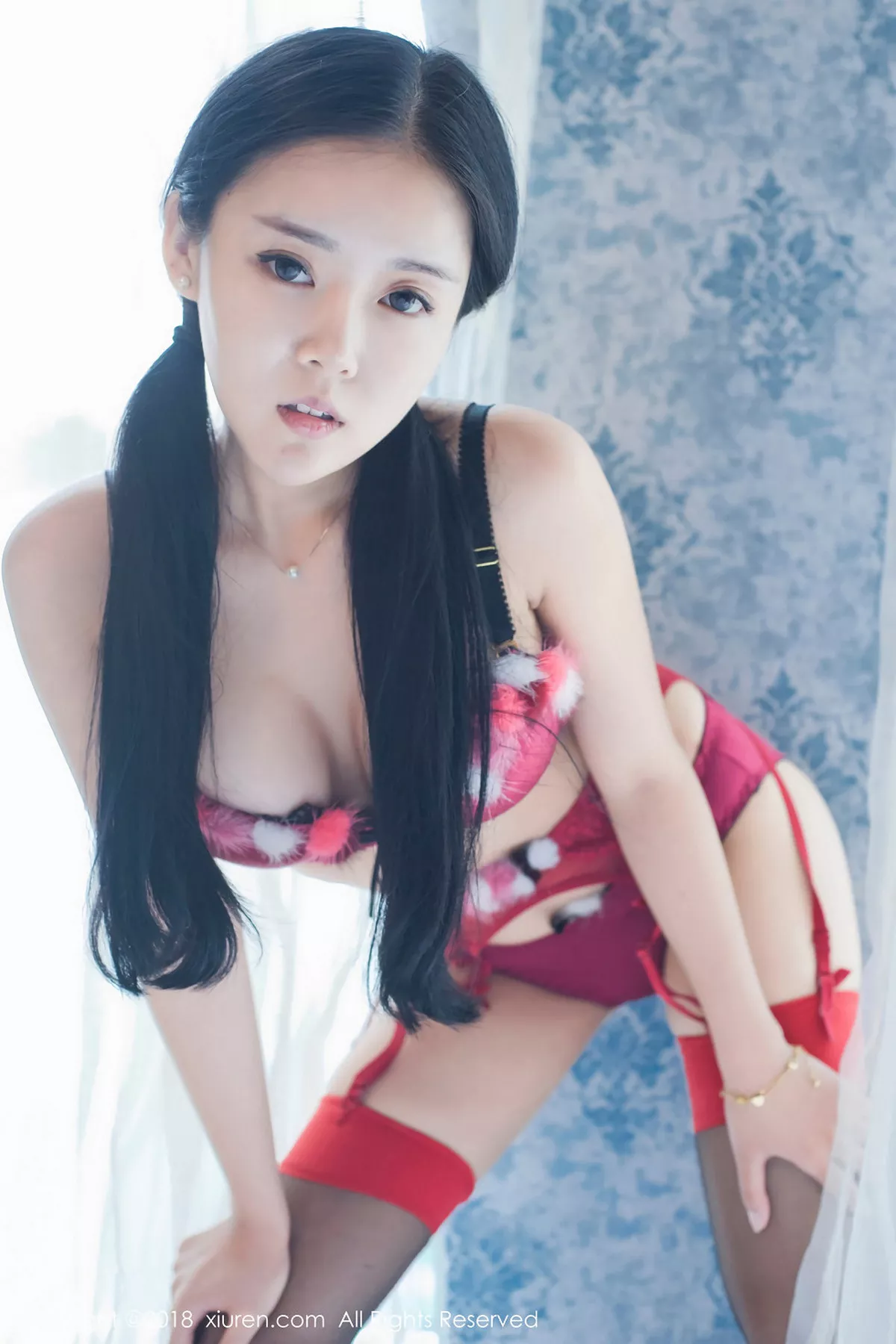 [XiuRen秀人网]第932期红气球写真  第4张-《94零社区》