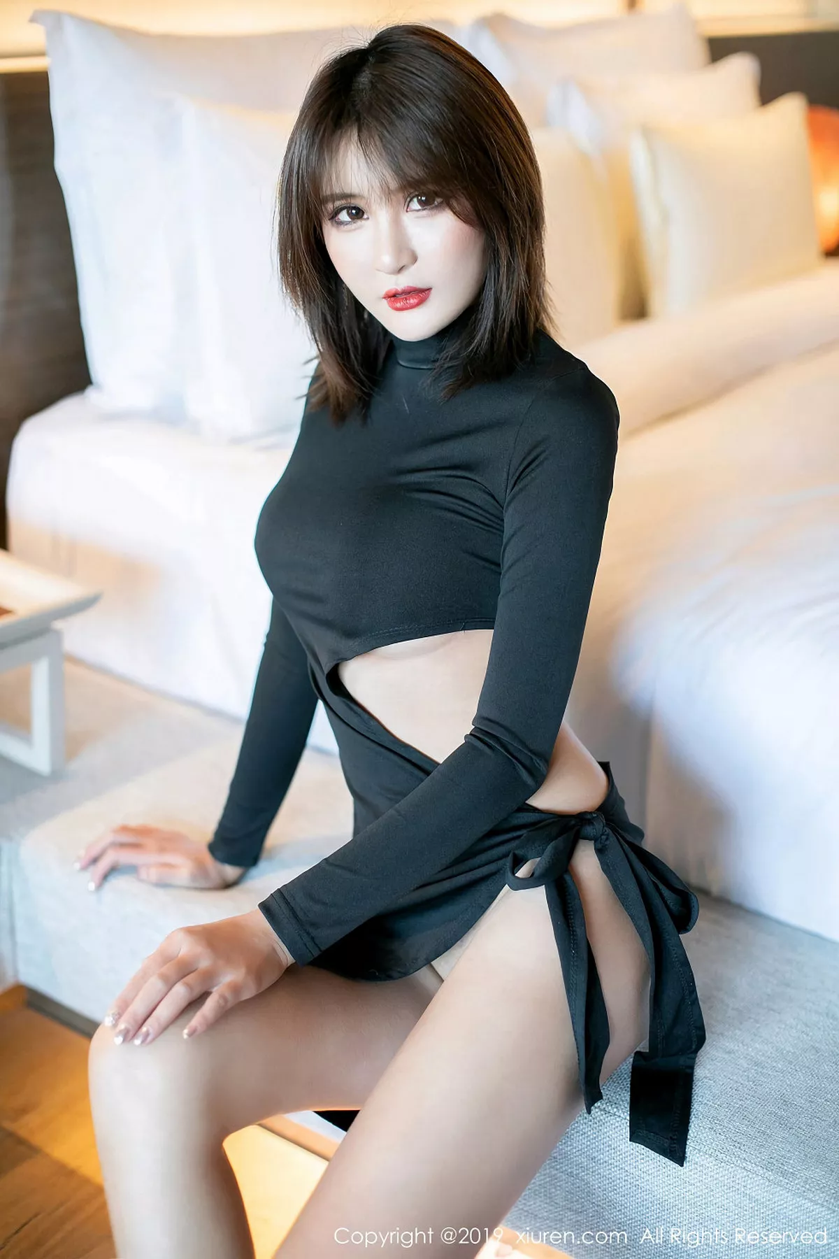 [XiuRen秀人网]第1437期尹菲写真  第2张-《94零社区》