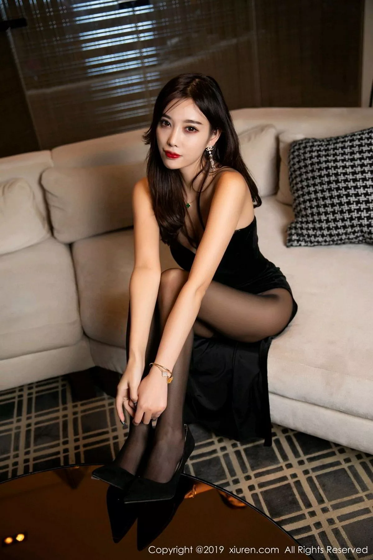 [XiuRen秀人网]第1483期杨晨晨写真  第24张-《94零社区》