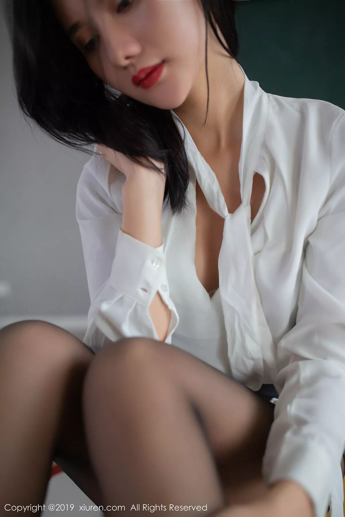 [XiuRen秀人网]第1690期就是阿朱啊写真  第28张-《94零社区》