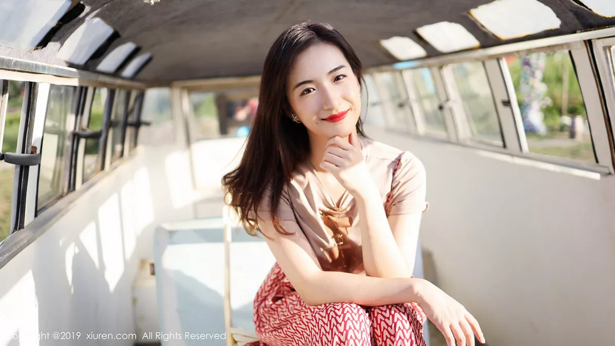 [XiuRen秀人网]第1718期艺儿拿铁写真  第13张-《94零社区》