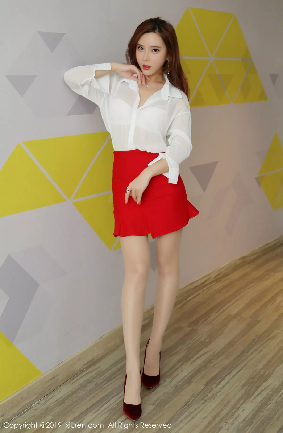 [XiuRen秀人网]第1879期艾小青写真  第1张-《94零社区》