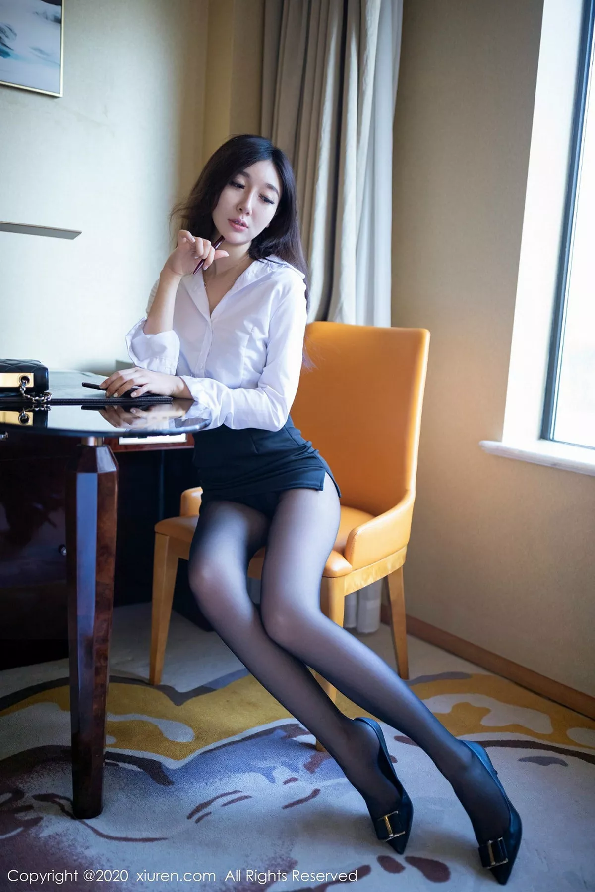 [XiuRen秀人网]第1933期伊思思写真  第1张-《94零社区》