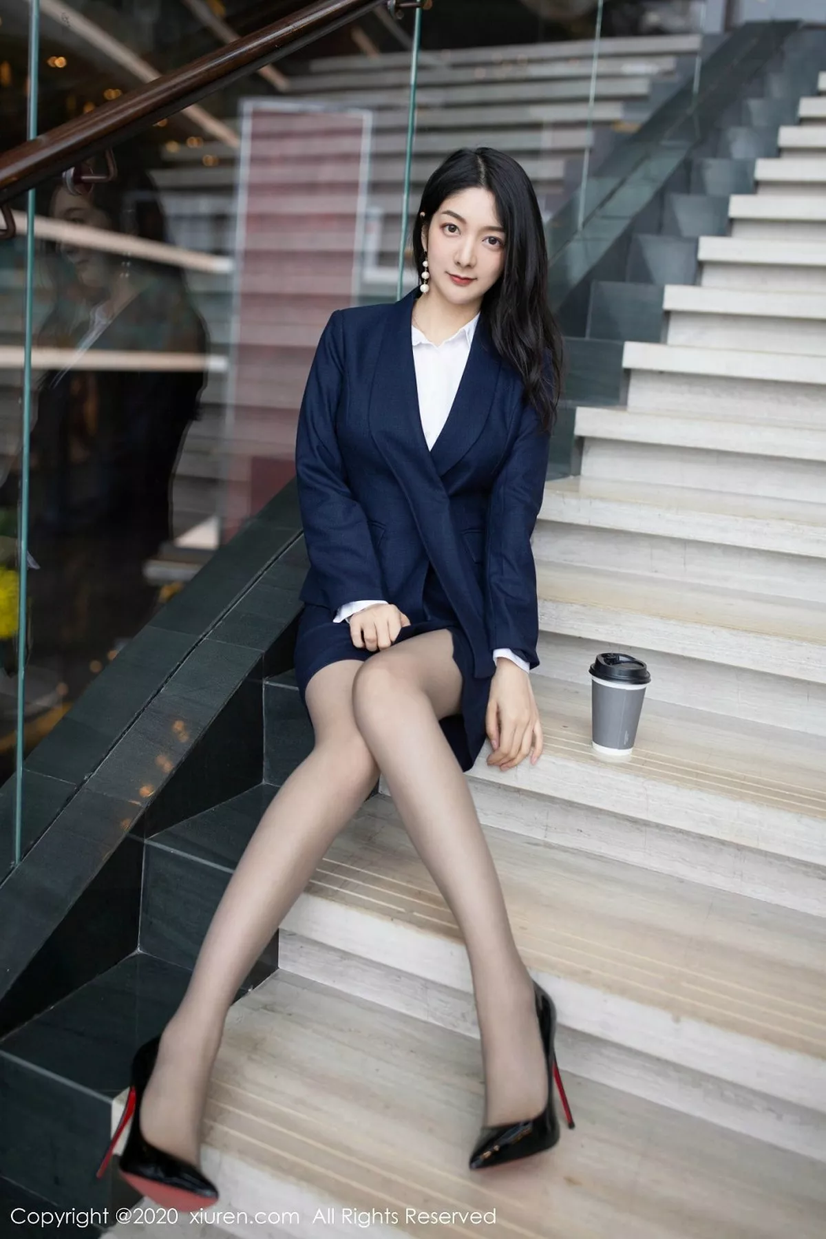 [XiuRen秀人网]第2056期小热巴写真  第8张-《94零社区》