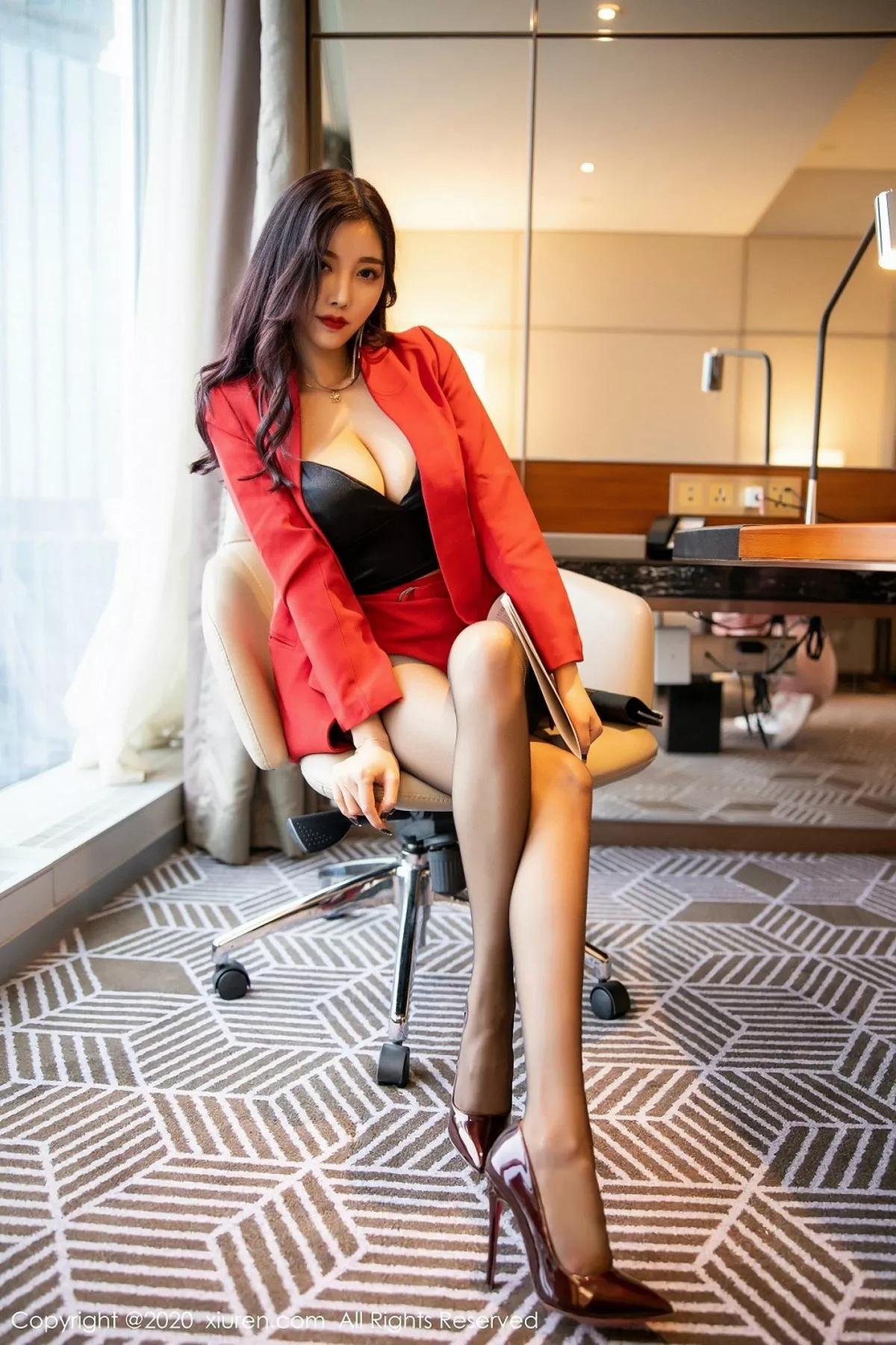 [XiuRen秀人网]第2069期杨晨晨写真  第19张-《94零社区》