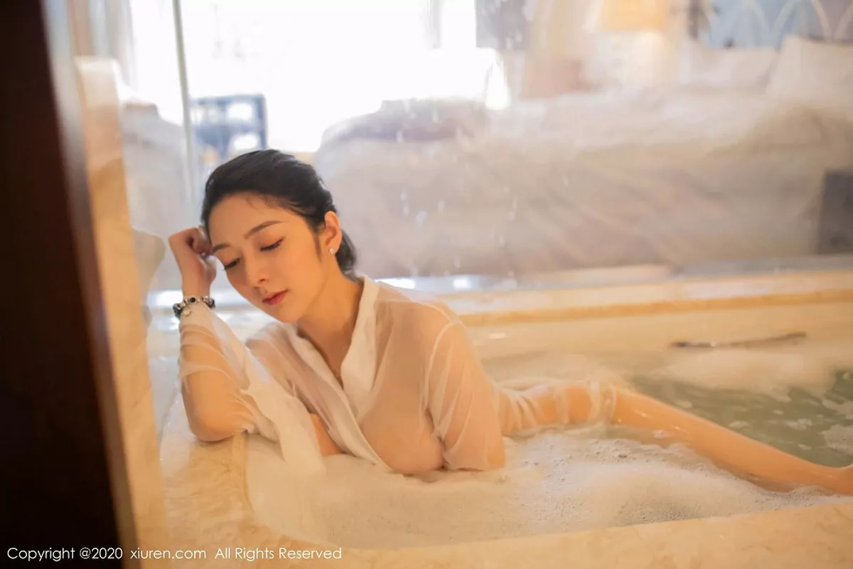 [XiuRen秀人网]第2063期小热巴写真  第9张-《94零社区》