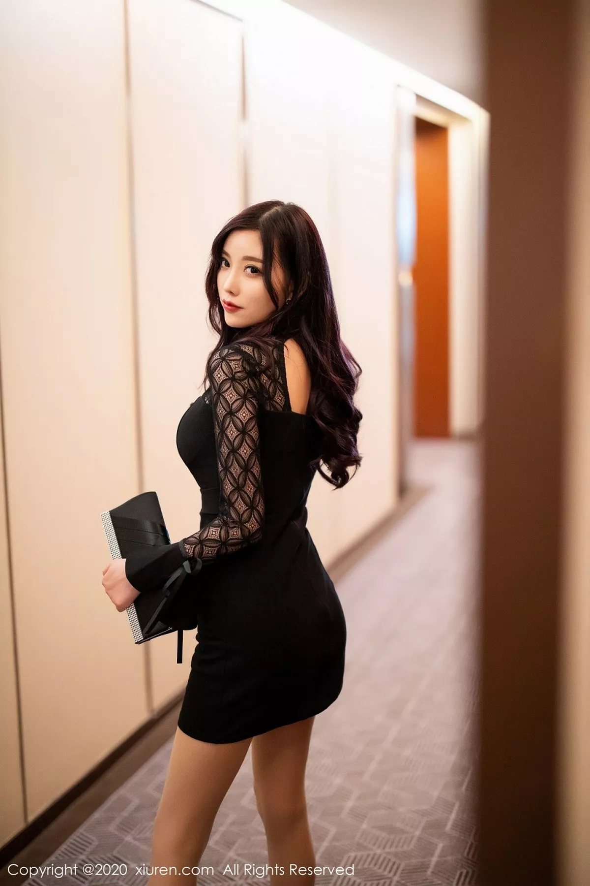 [XiuRen秀人网]第2137期杨晨晨写真  第9张-《94零社区》