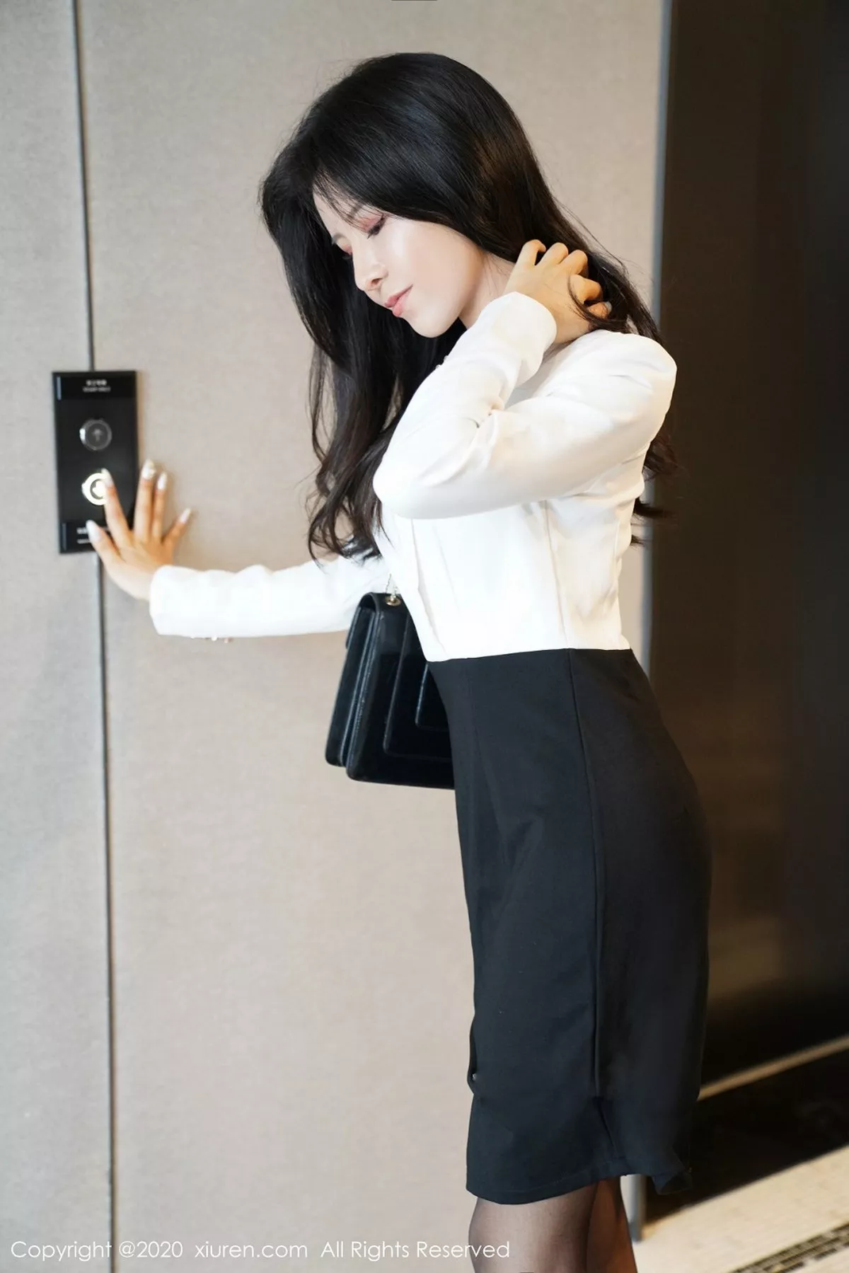 [XiuRen秀人网]第2346期奥莉写真  第3张-《94零社区》