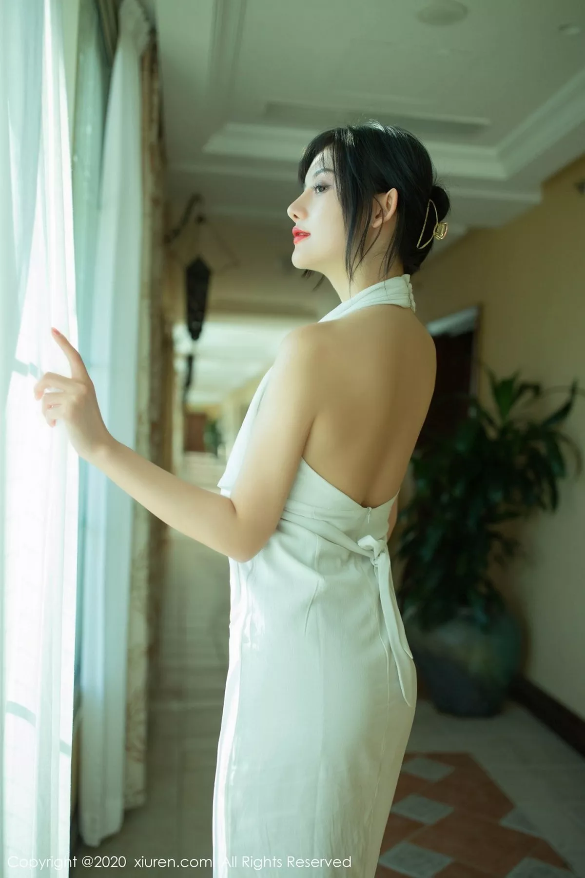[XiuRen秀人网]第2389期就是阿朱啊写真  第2张-《94零社区》