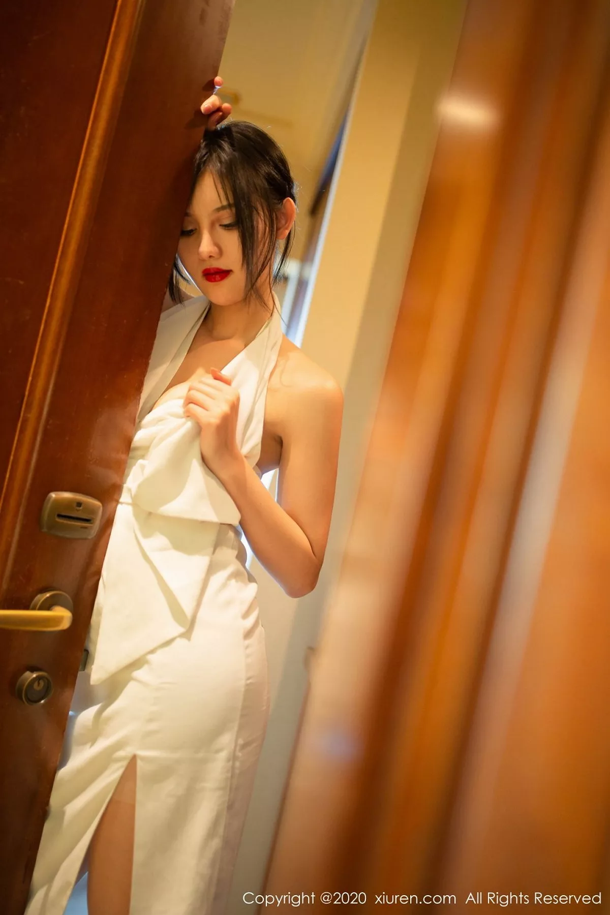 [XiuRen秀人网]第2389期就是阿朱啊写真  第8张-《94零社区》