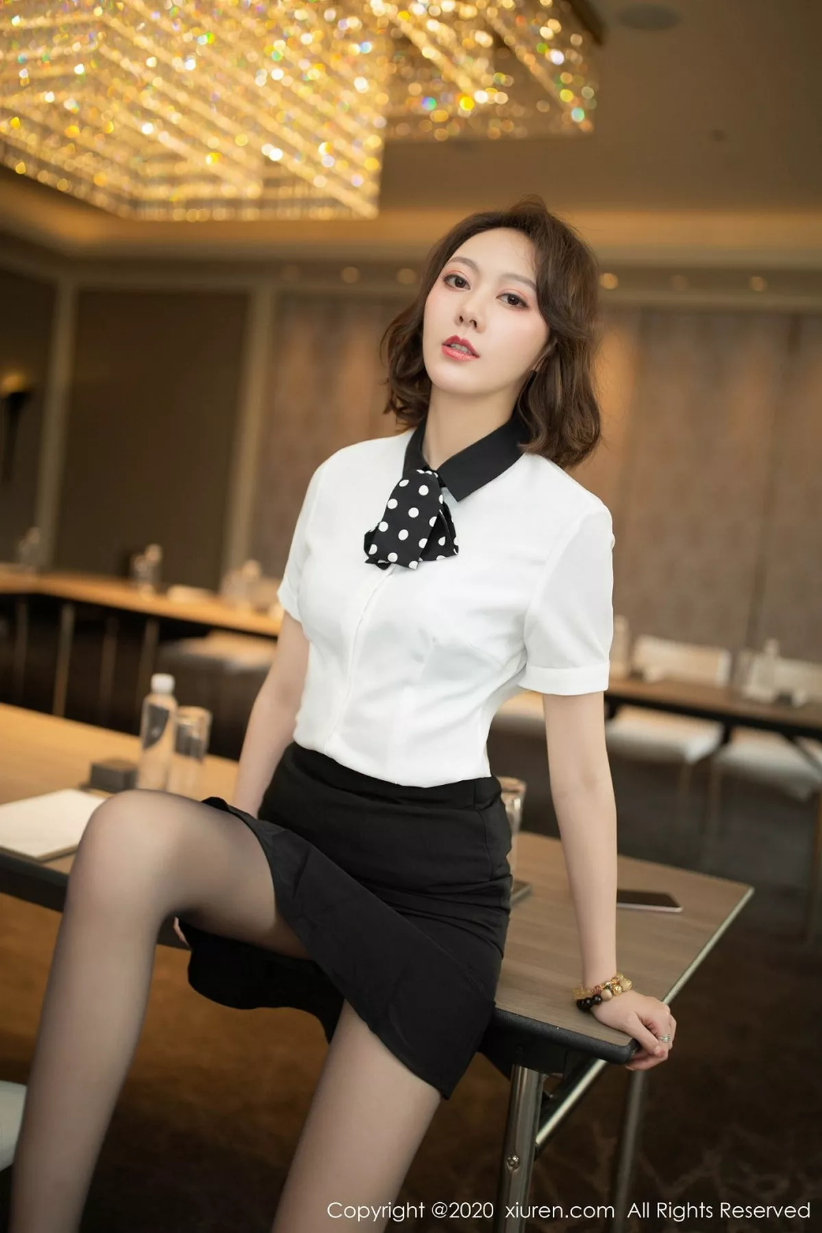 [XiuRen秀人网]第2422期艺轩写真  第8张-《94零社区》