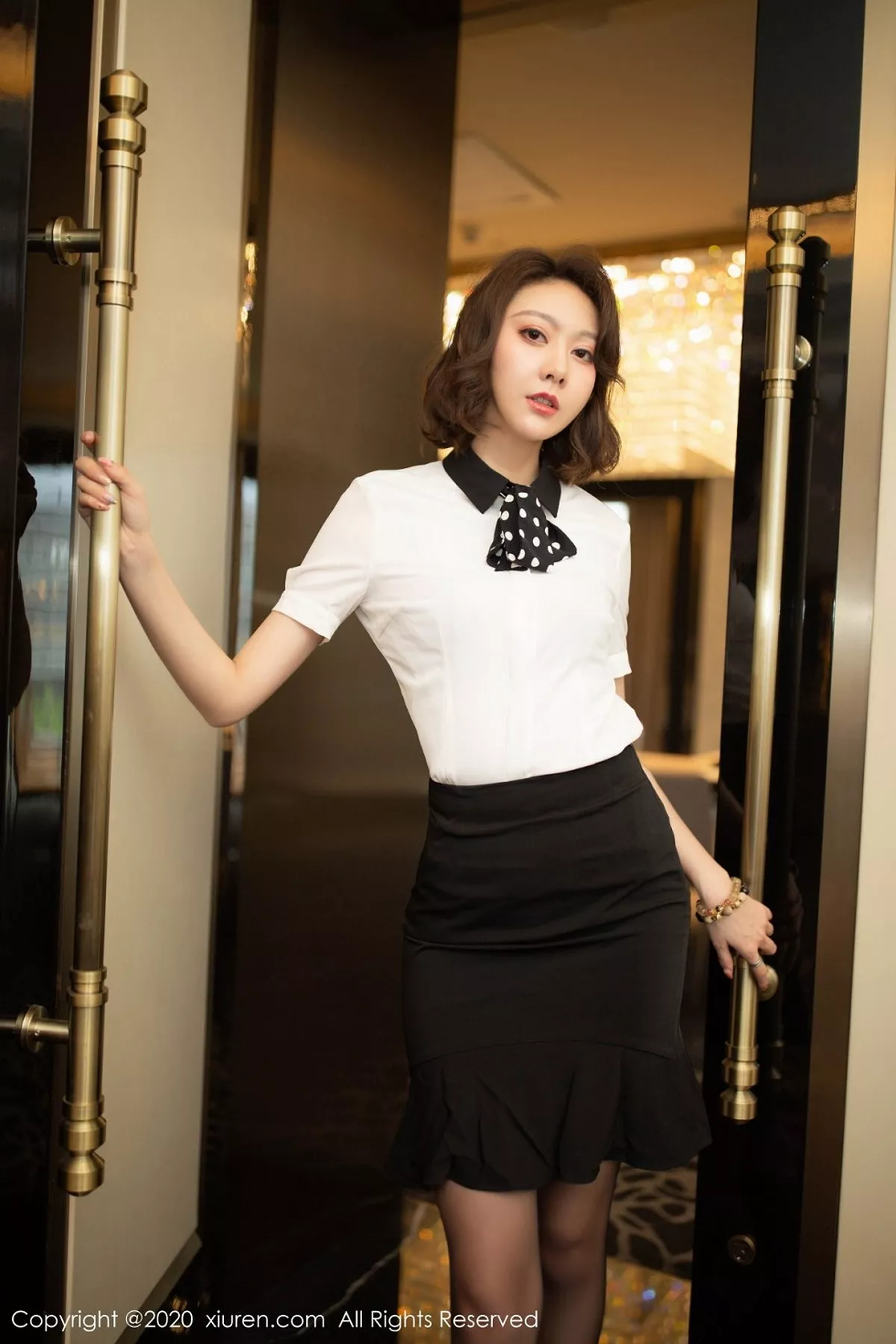 [XiuRen秀人网]第2422期艺轩写真  第10张-《94零社区》