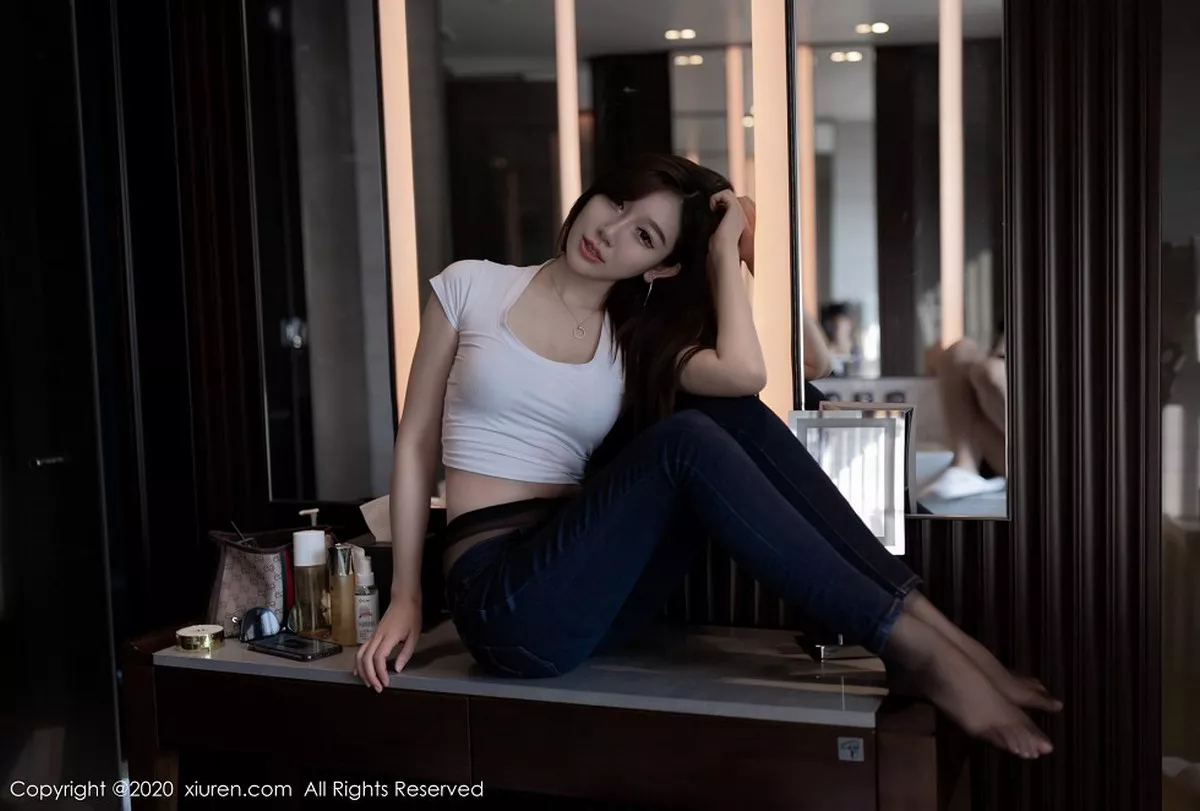 [XiuRen秀人网]第2406期Victoria志玲写真  第17张-《94零社区》