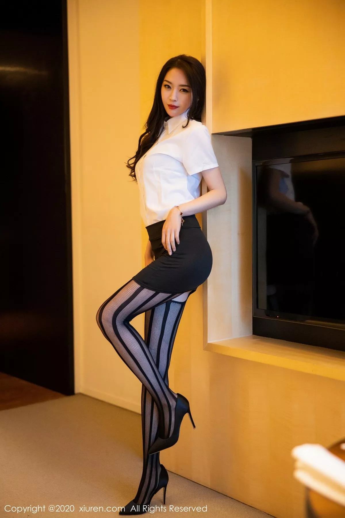 [XiuRen秀人网]第2450期梦心月写真  第4张-《94零社区》