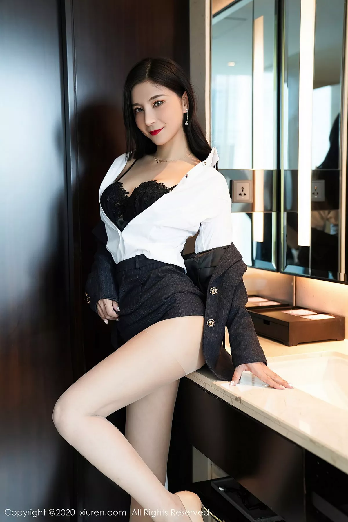 [XiuRen秀人网]第2564期小蛮妖写真  第7张-《94零社区》