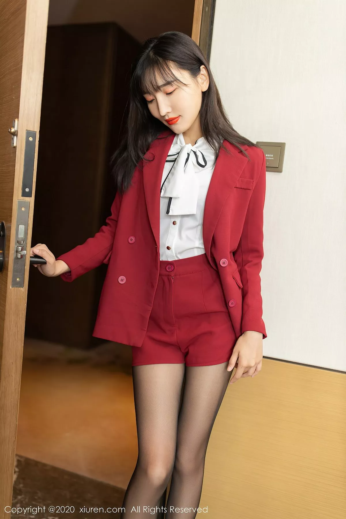 [XiuRen秀人网]第2604期陆萱萱写真  第5张-《94零社区》