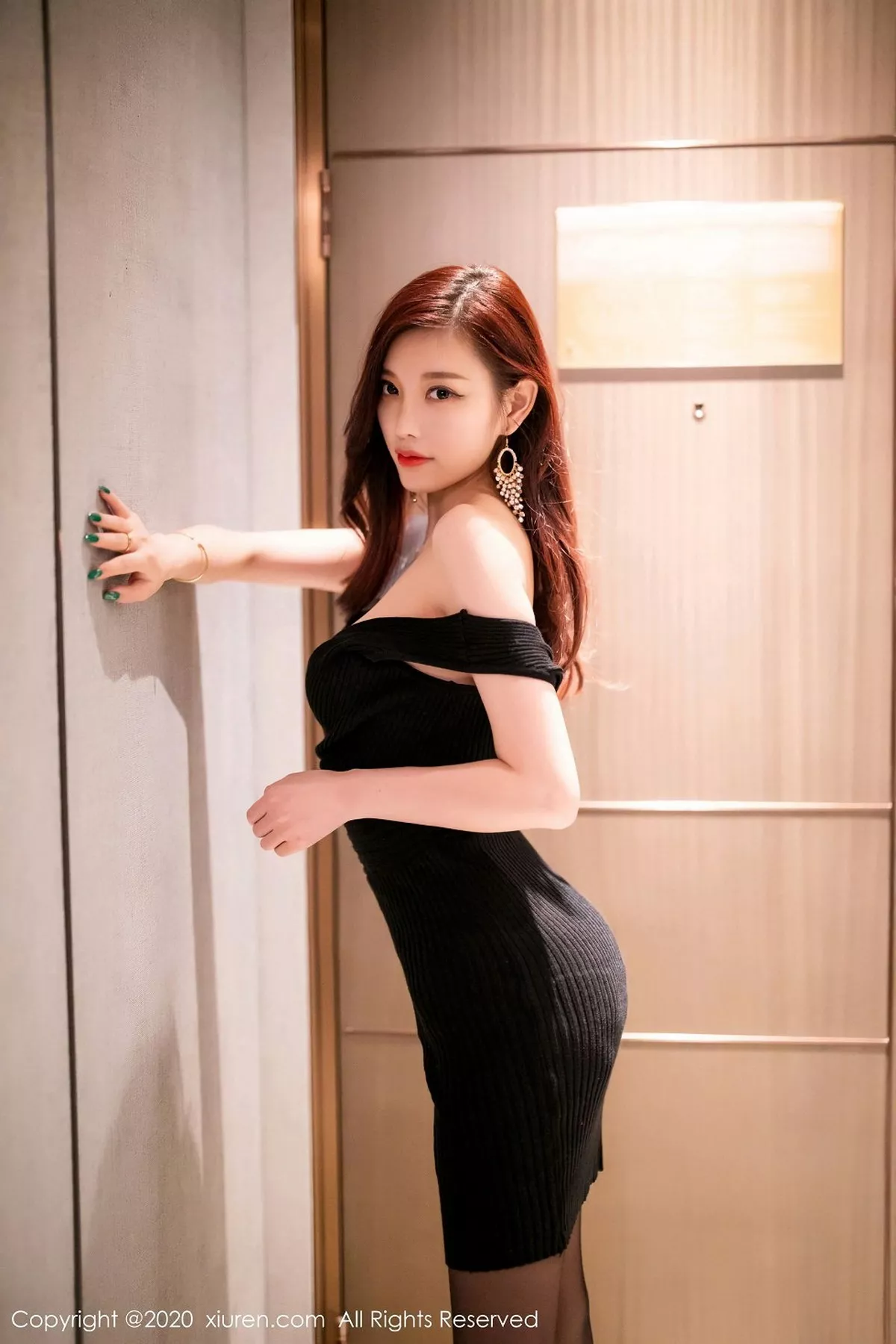 [XiuRen秀人网]第2704期杨晨晨写真  第3张-《94零社区》