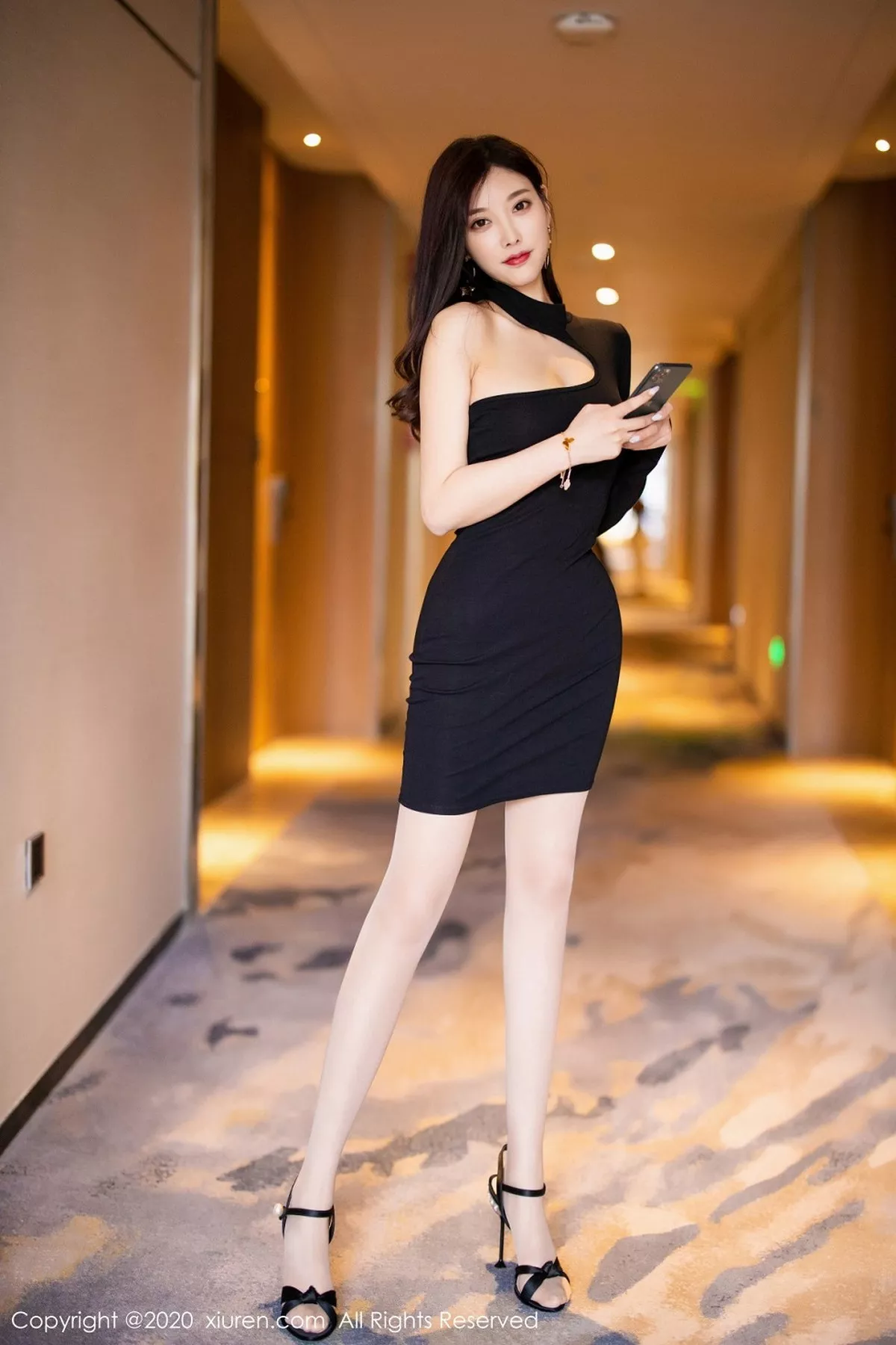 [XiuRen秀人网]第2733期杨晨晨写真  第1张-《94零社区》