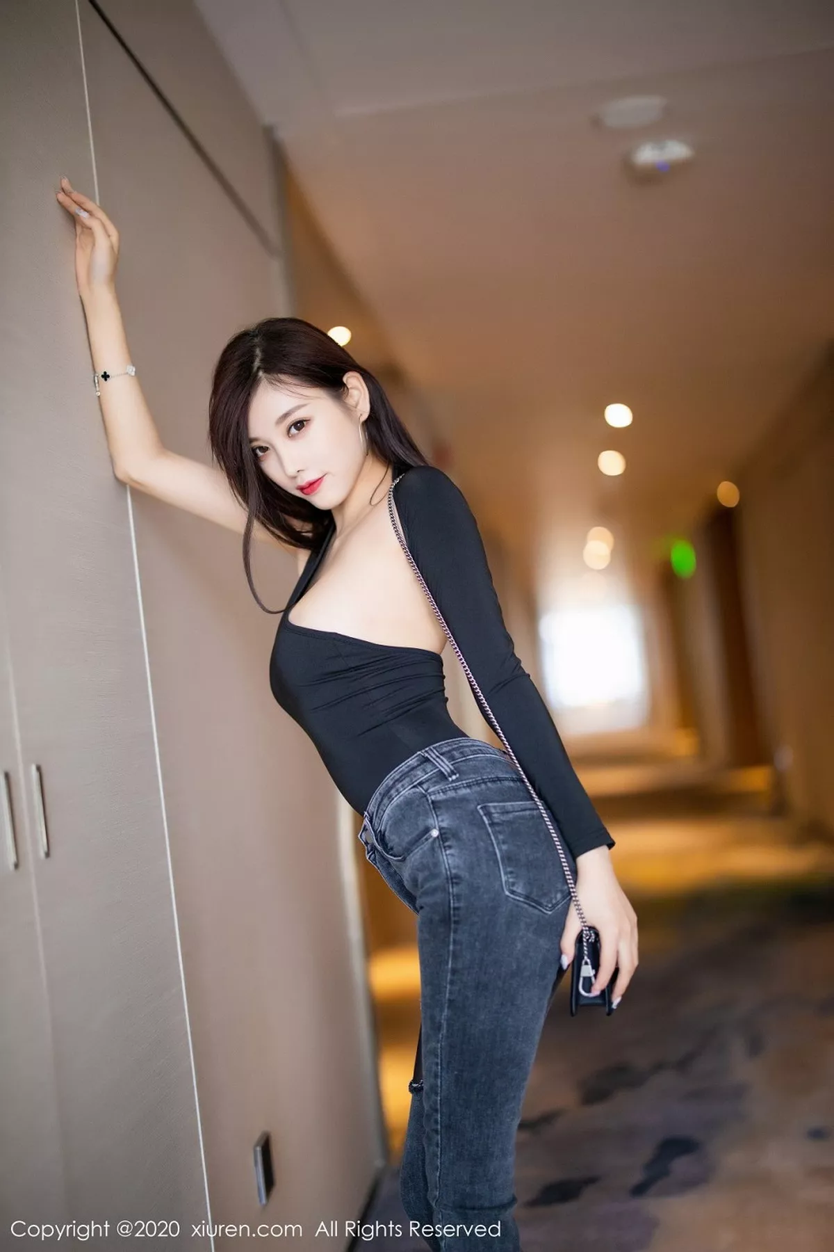 [XiuRen秀人网]第2841期杨晨晨写真  第5张-《94零社区》