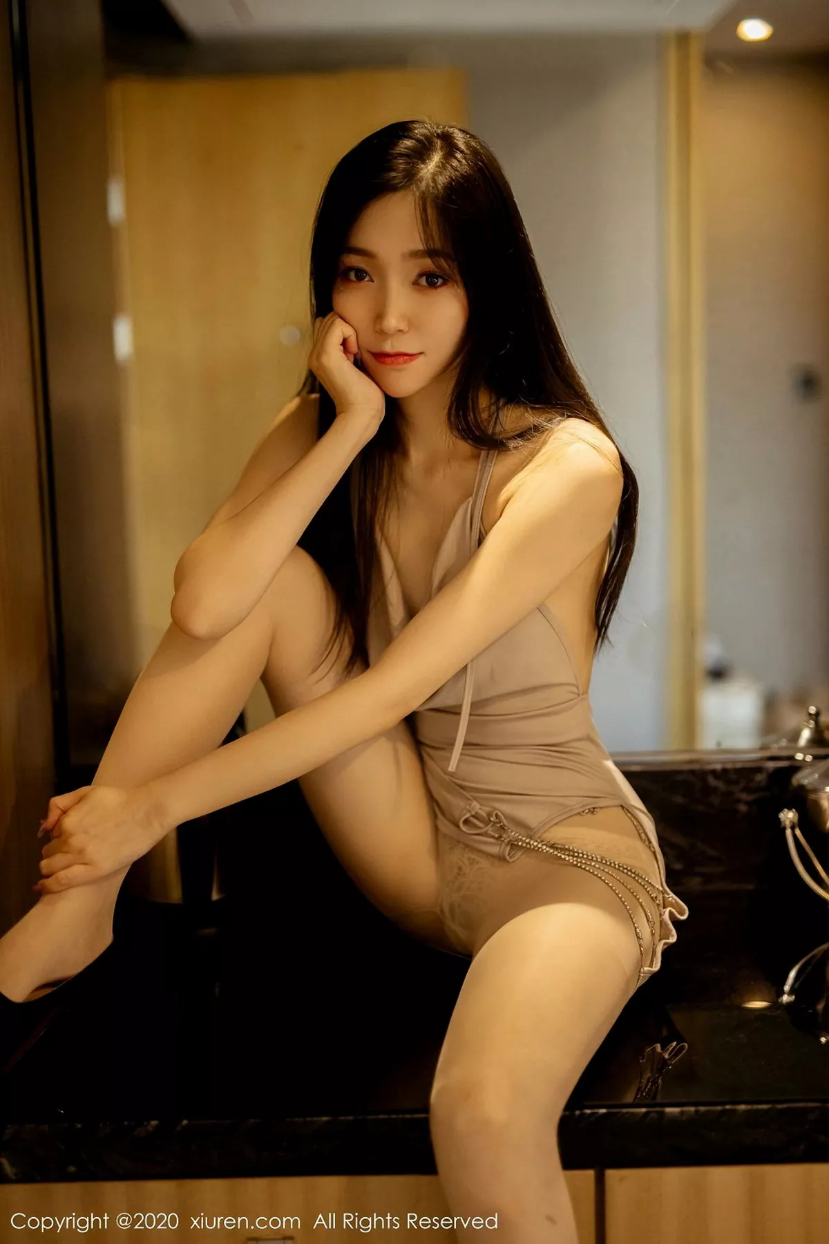 [XiuRen秀人网]第2764期九千柒柒写真  第32张-《94零社区》