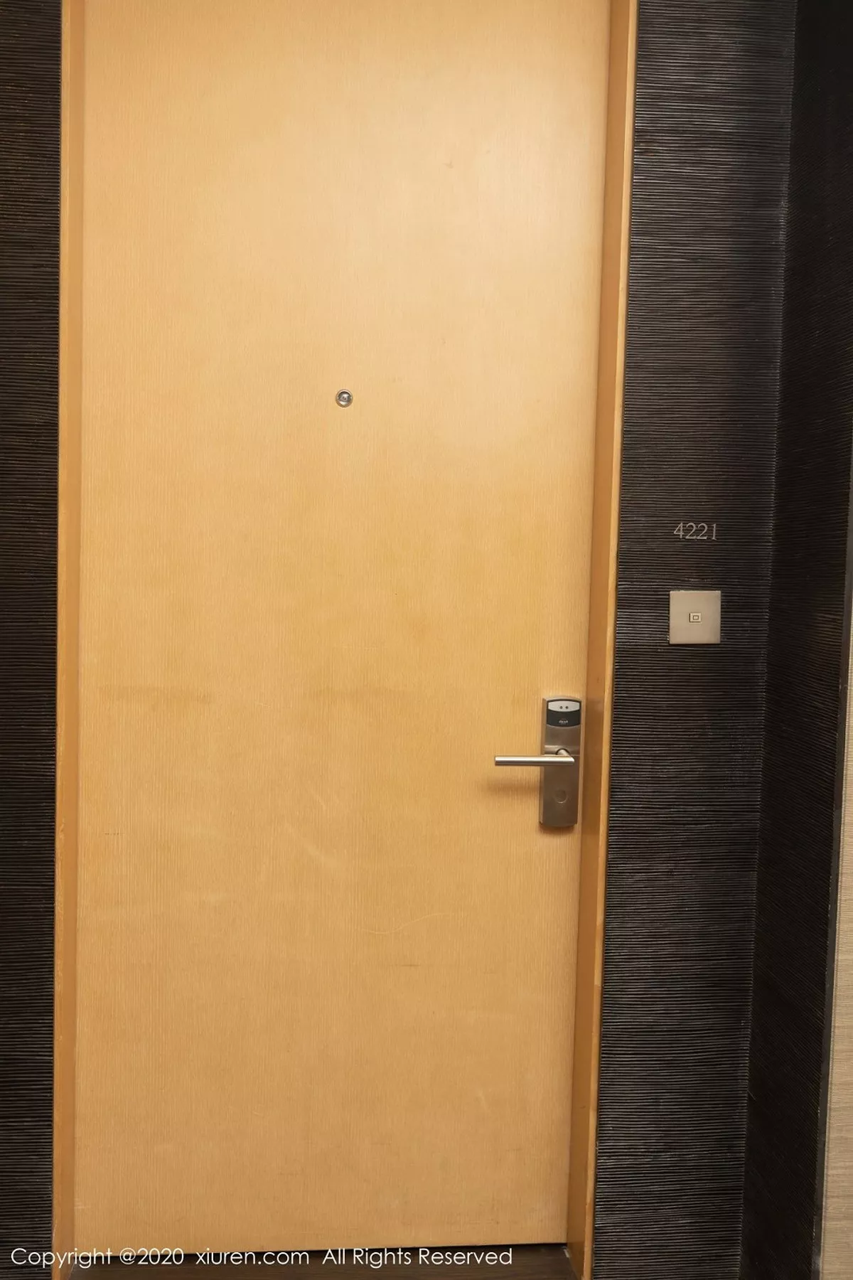 [XiuRen秀人网]第2860期陈小喵写真  第1张-《94零社区》