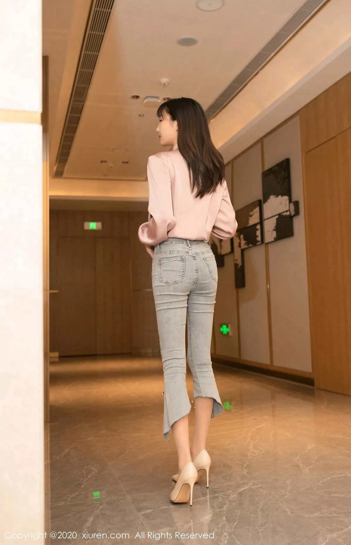 [XiuRen秀人网]第2955期陆萱萱写真  第2张-《94零社区》