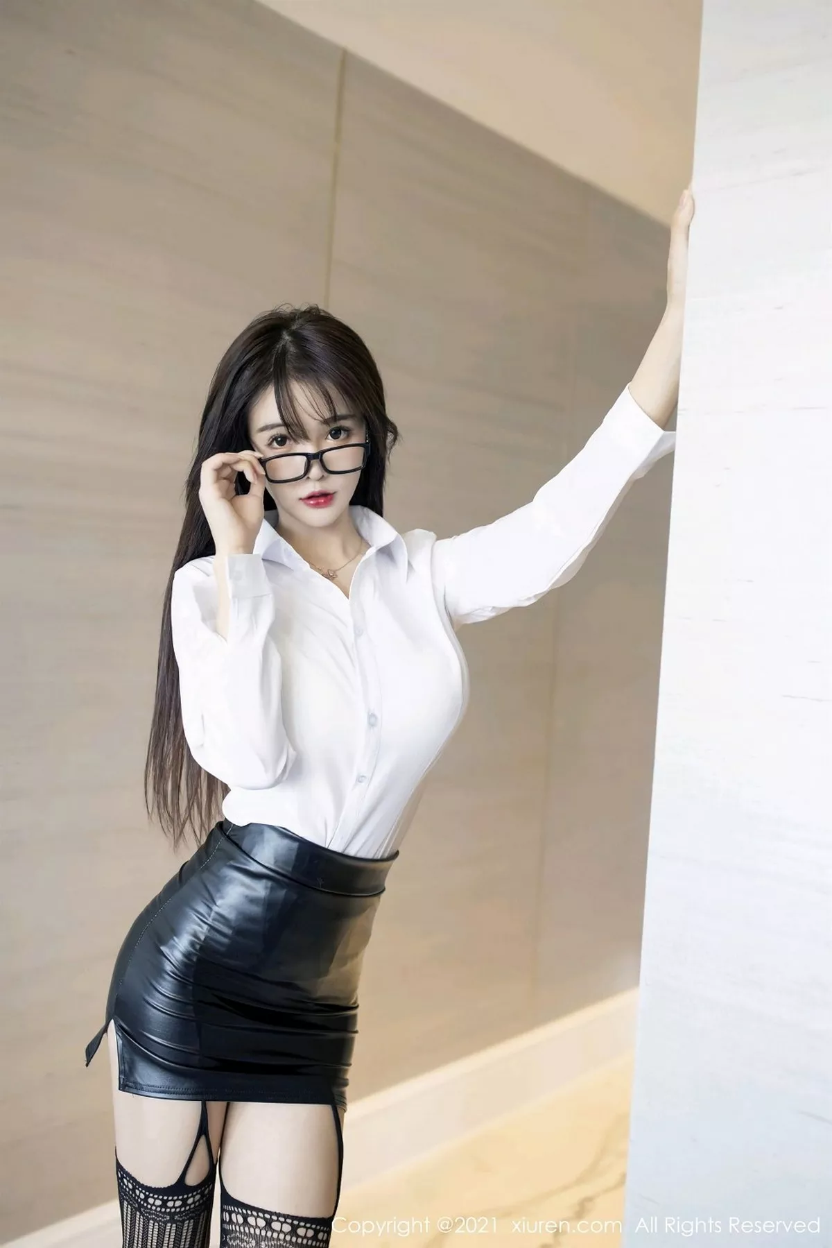 [XiuRen秀人网]第2976期南初妹妹写真  第1张-《94零社区》