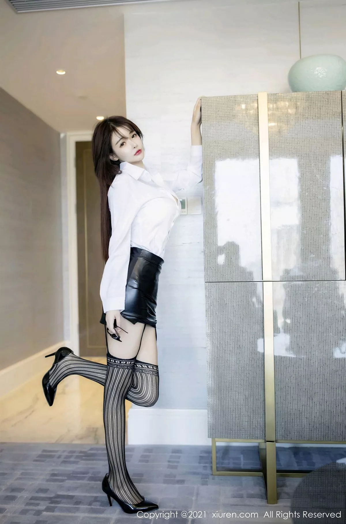 [XiuRen秀人网]第2976期南初妹妹写真  第3张-《94零社区》