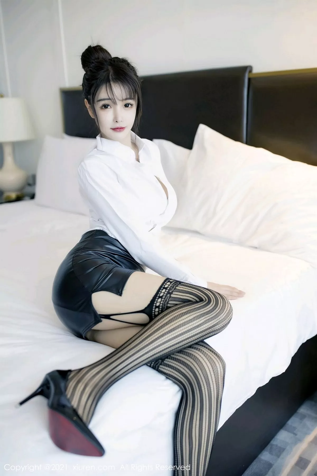 [XiuRen秀人网]第2976期南初妹妹写真  第31张-《94零社区》