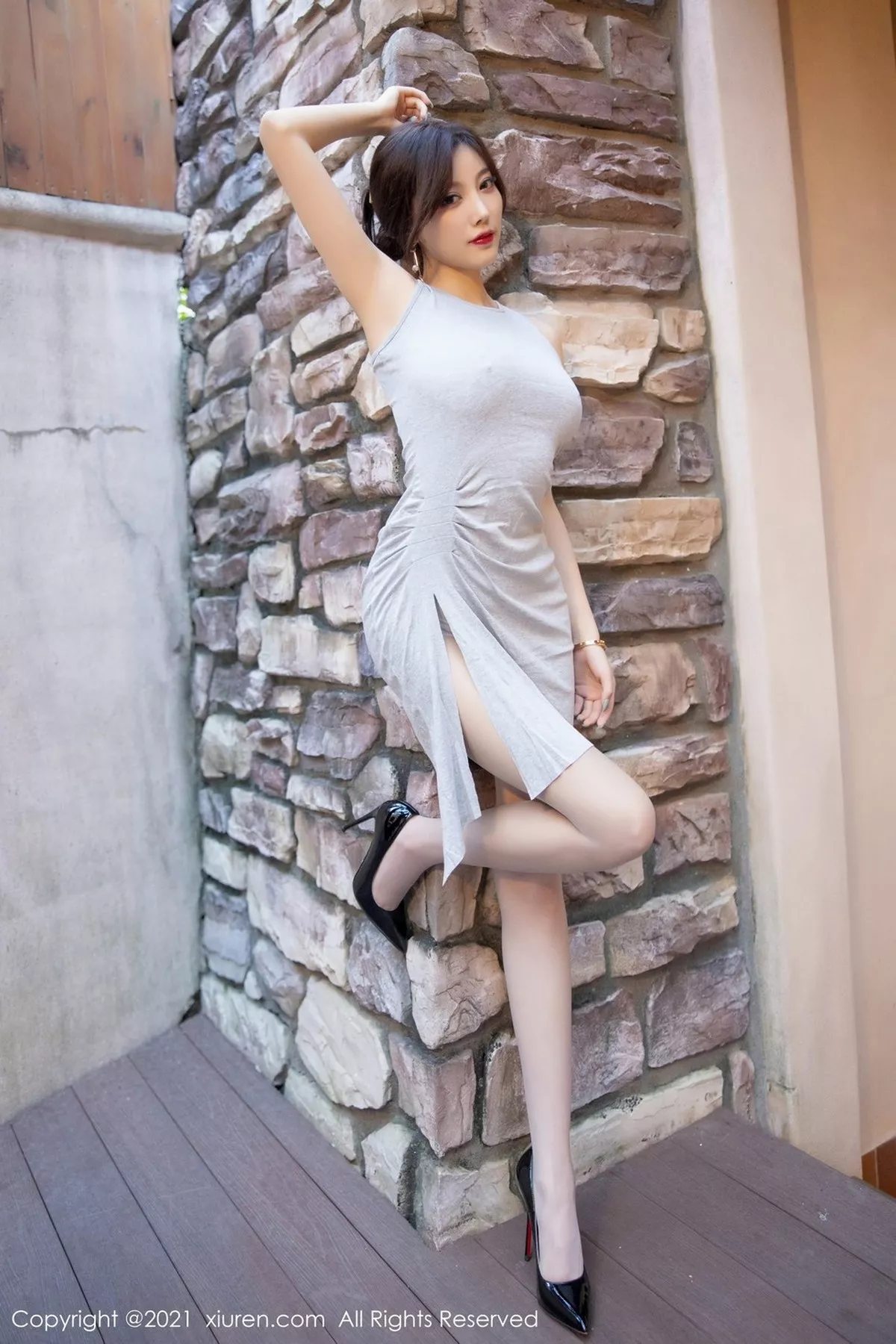 [XiuRen秀人网]第3022期杨晨晨写真  第2张-《94零社区》