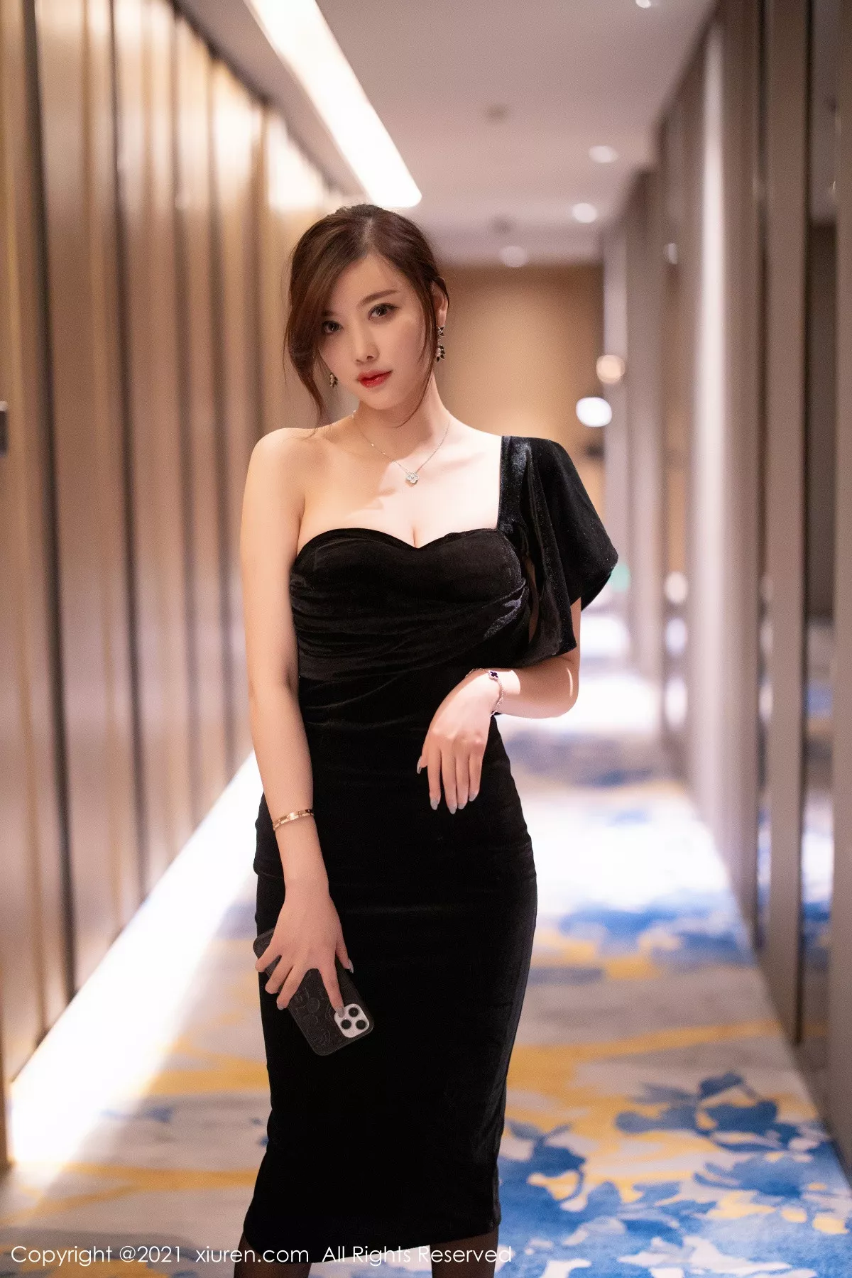 [XiuRen秀人网]第3184期杨晨晨写真  第1张-《94零社区》
