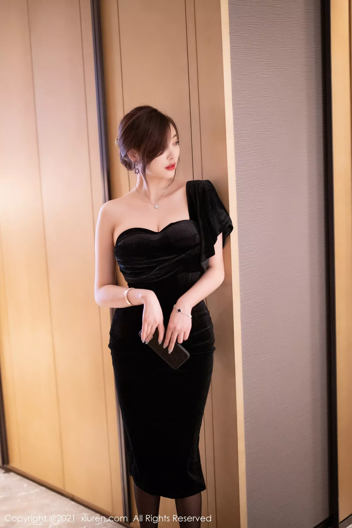 [XiuRen秀人网]第3184期杨晨晨写真  第16张-《94零社区》