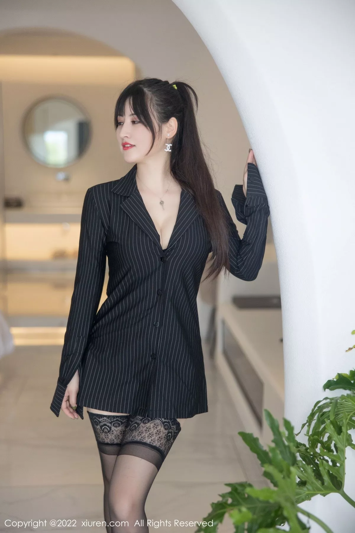 [XiuRen秀人网]第5335期诗诗写真  第2张-《94零社区》