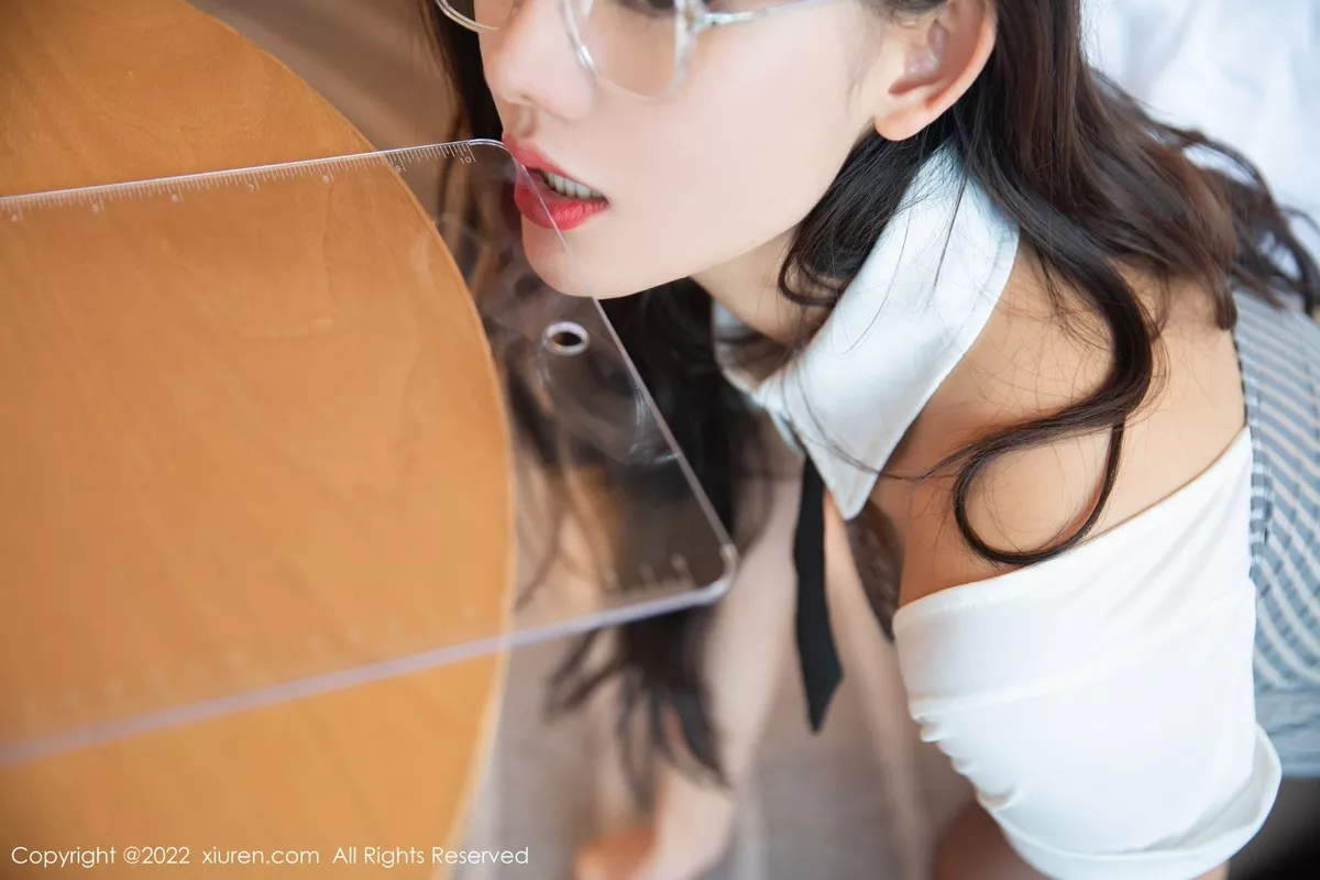 [XiuRen秀人网]第5392期就是阿朱啊写真  第2张-《94零社区》