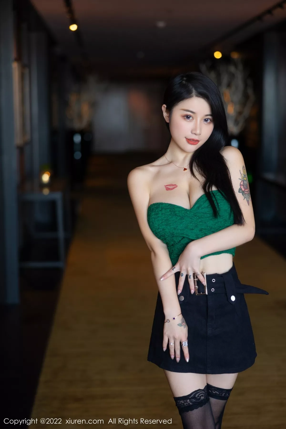 [XiuRen秀人网]第5455期美七写真  第2张-《94零社区》