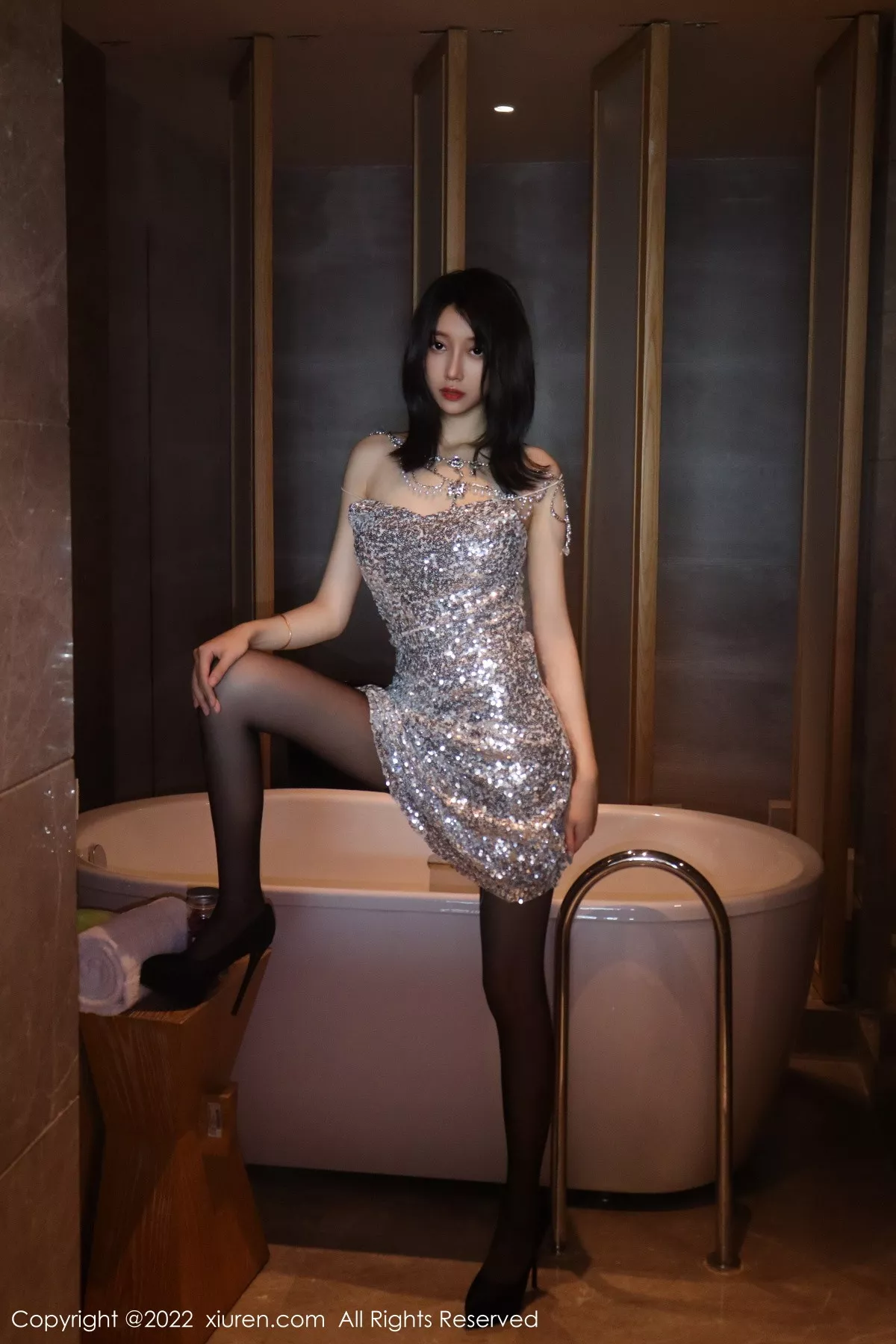 [XiuRen秀人网]第5670期玥儿玥写真  第5张-《94零社区》