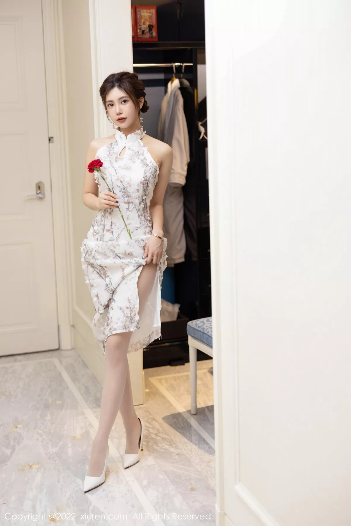 [XiuRen秀人网]第5713期绮里嘉写真  第2张-《94零社区》