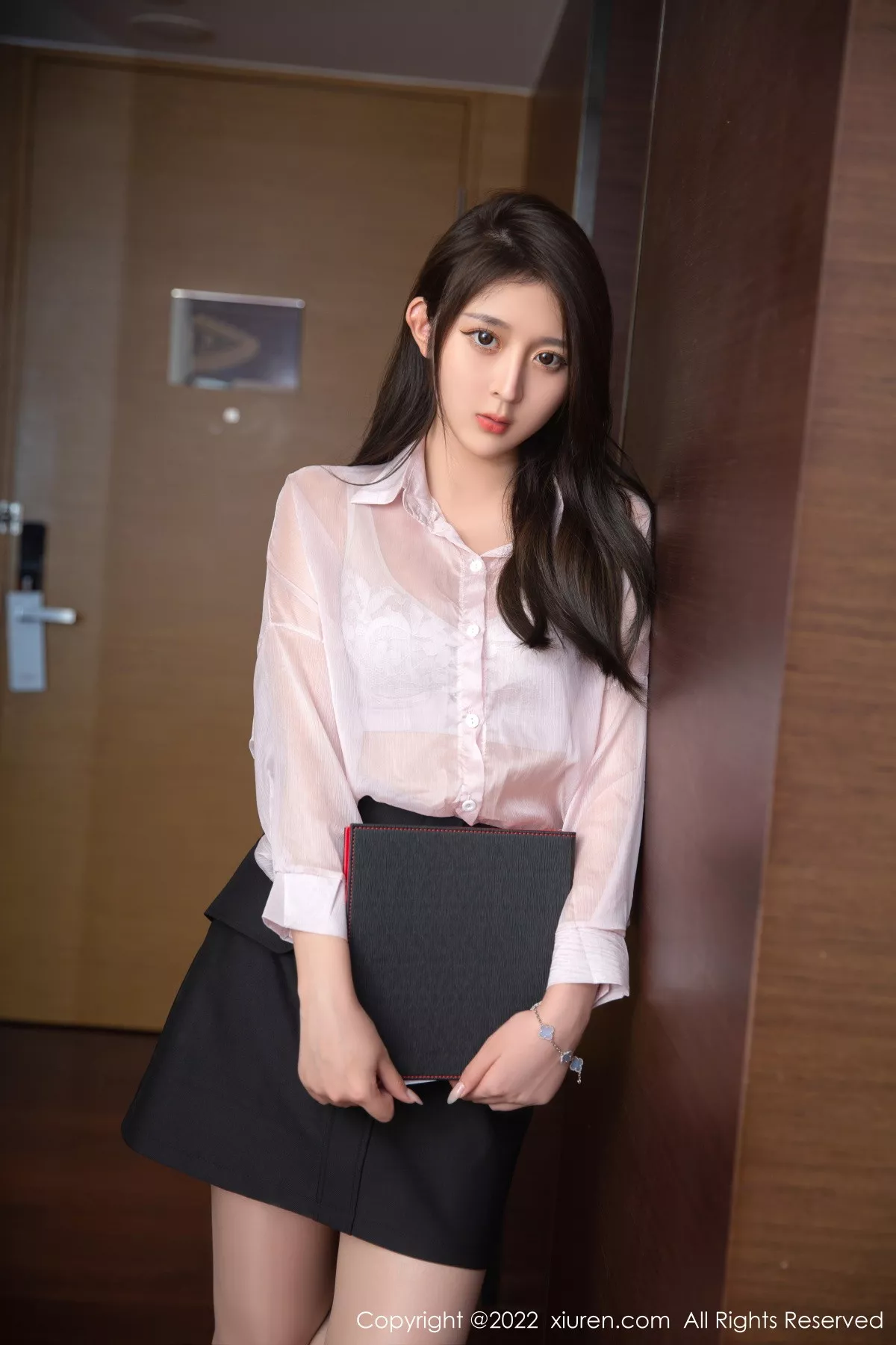 [XiuRen秀人网]第5741期夏甜甜写真  第3张-《94零社区》